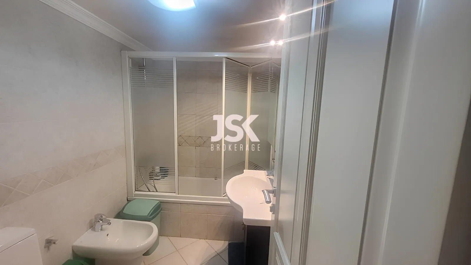 Apartment for Sale in Ballouneh