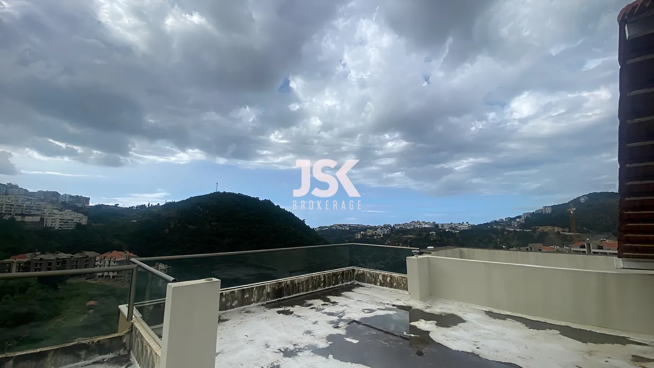 Triplex for Sale in Zikrit