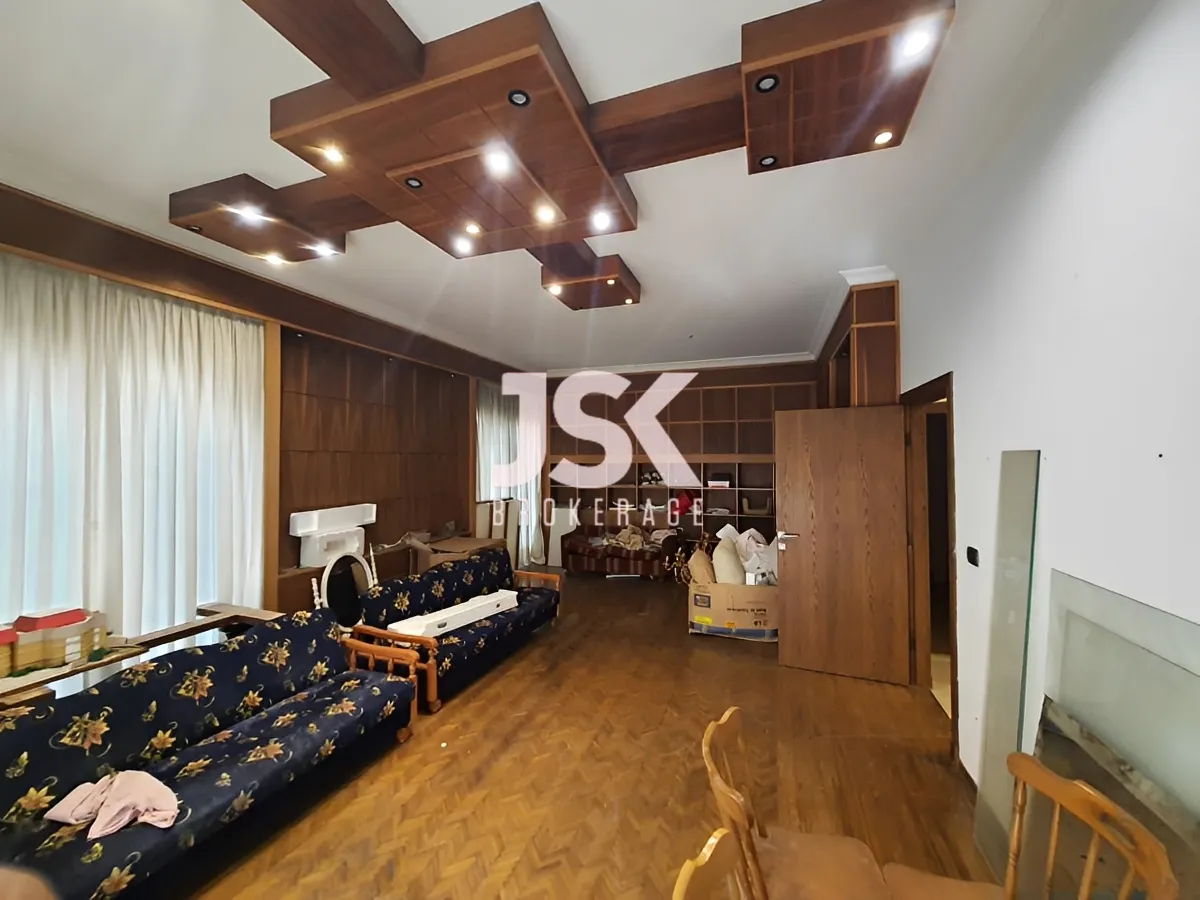 Office for sale in Mansourieh