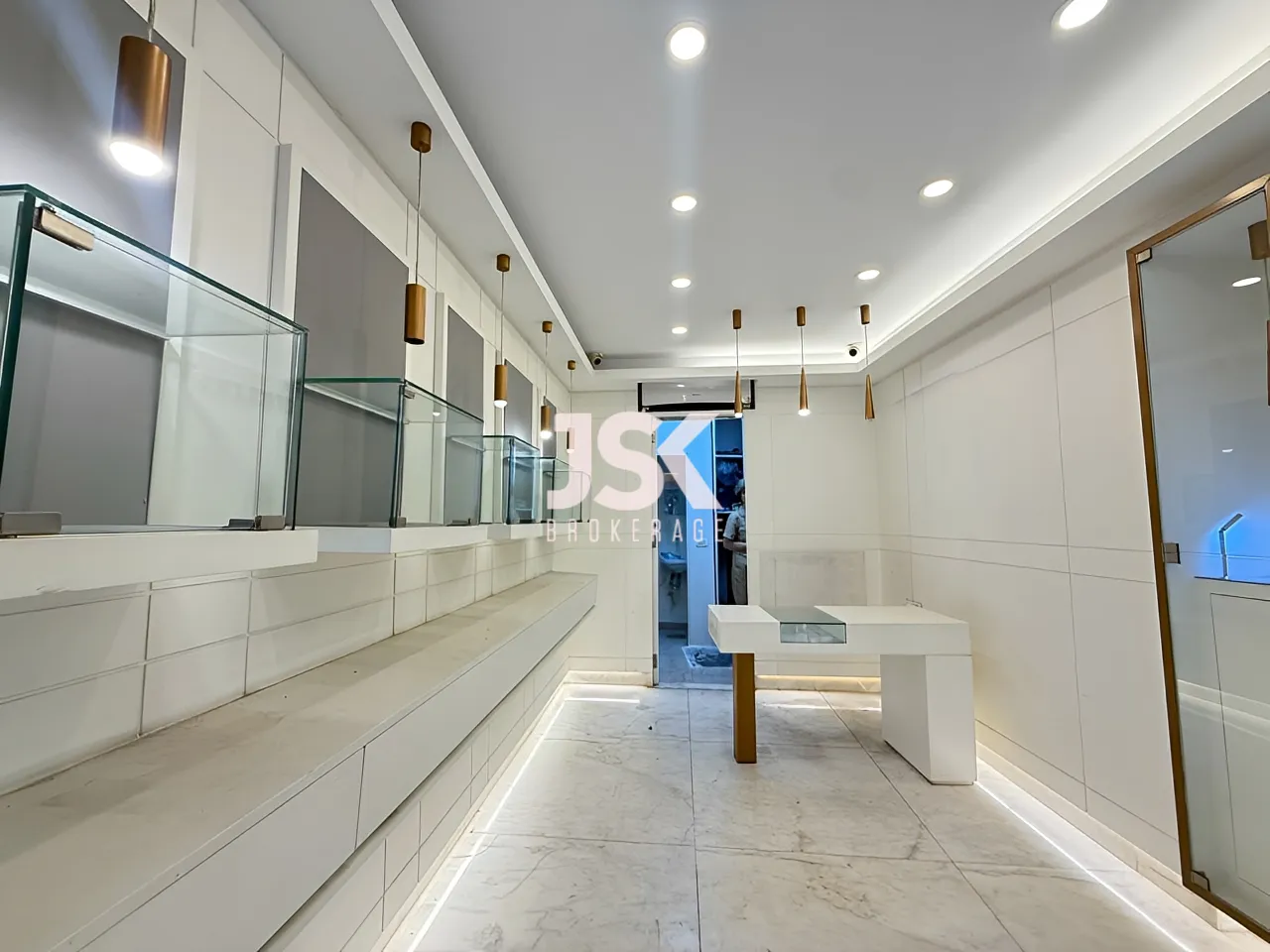 Shop for Rent in Achrafieh