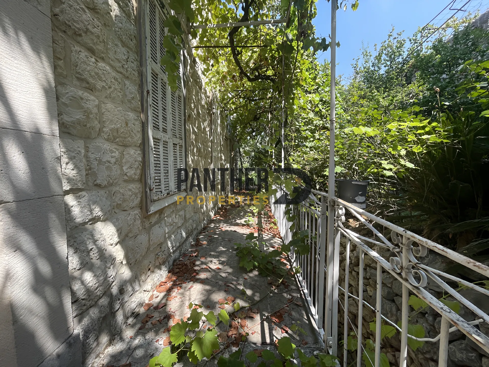 House for sale in Sahel Aalma