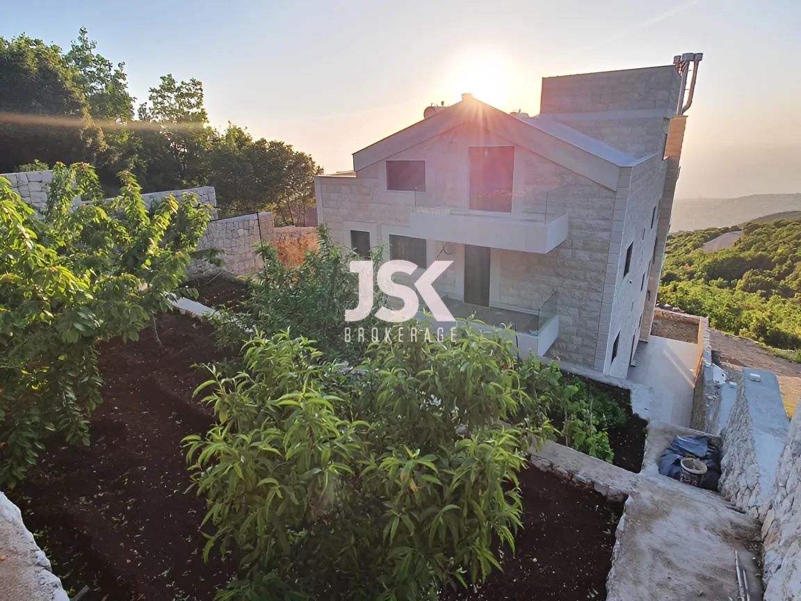 Building for Sale in Ghosta