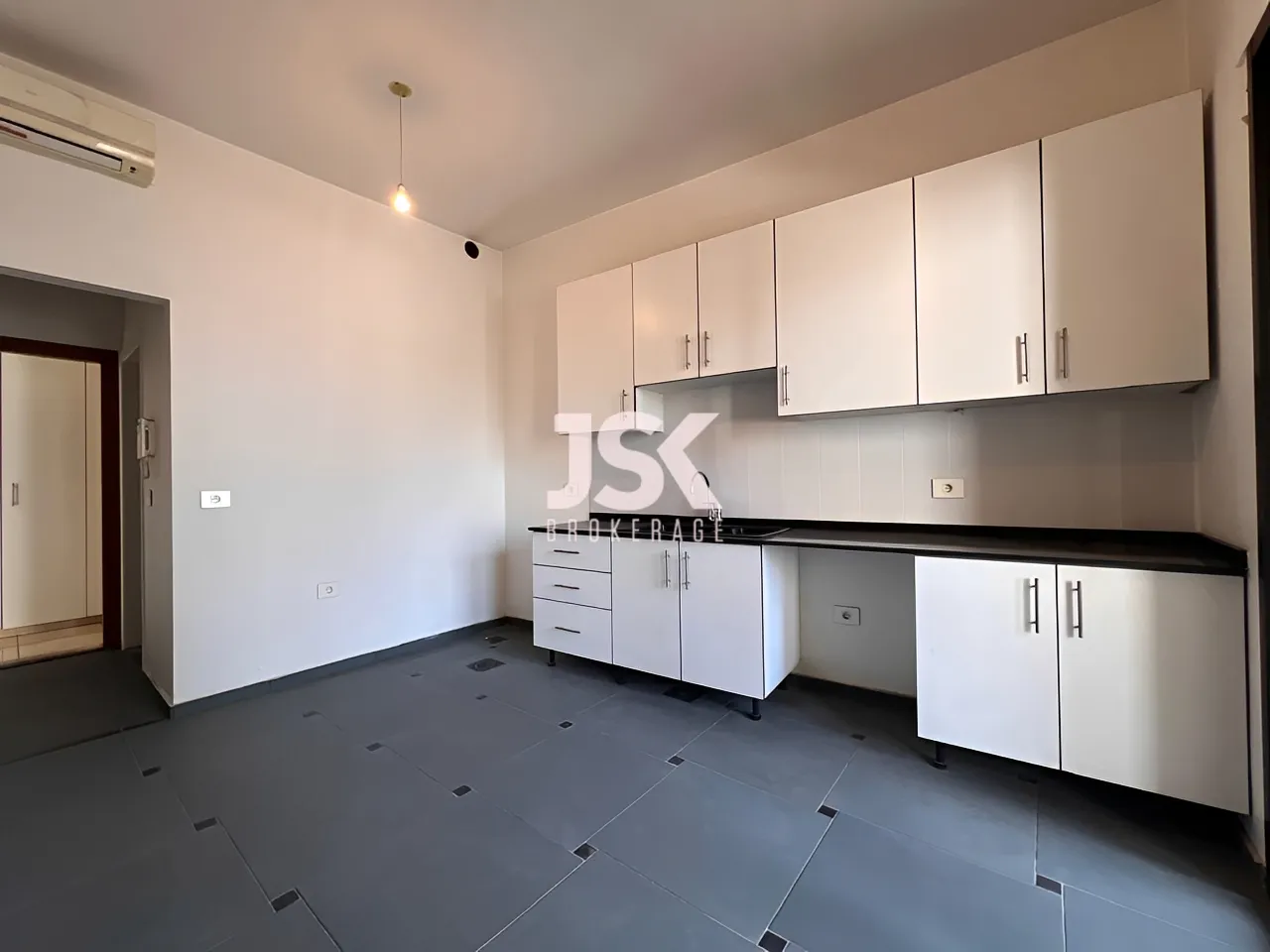 Apartment for Sale in Sioufi