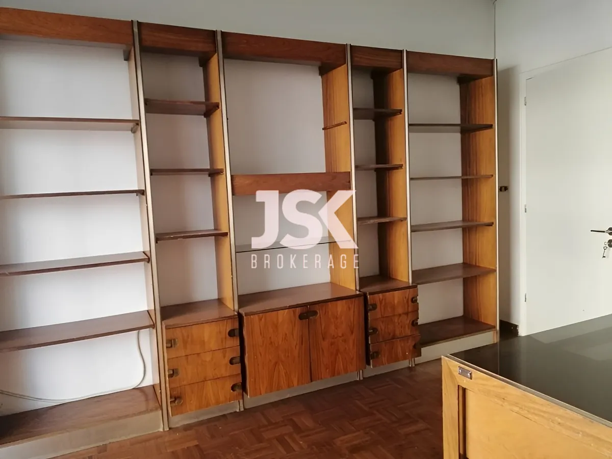 Office for rent in Achrafieh