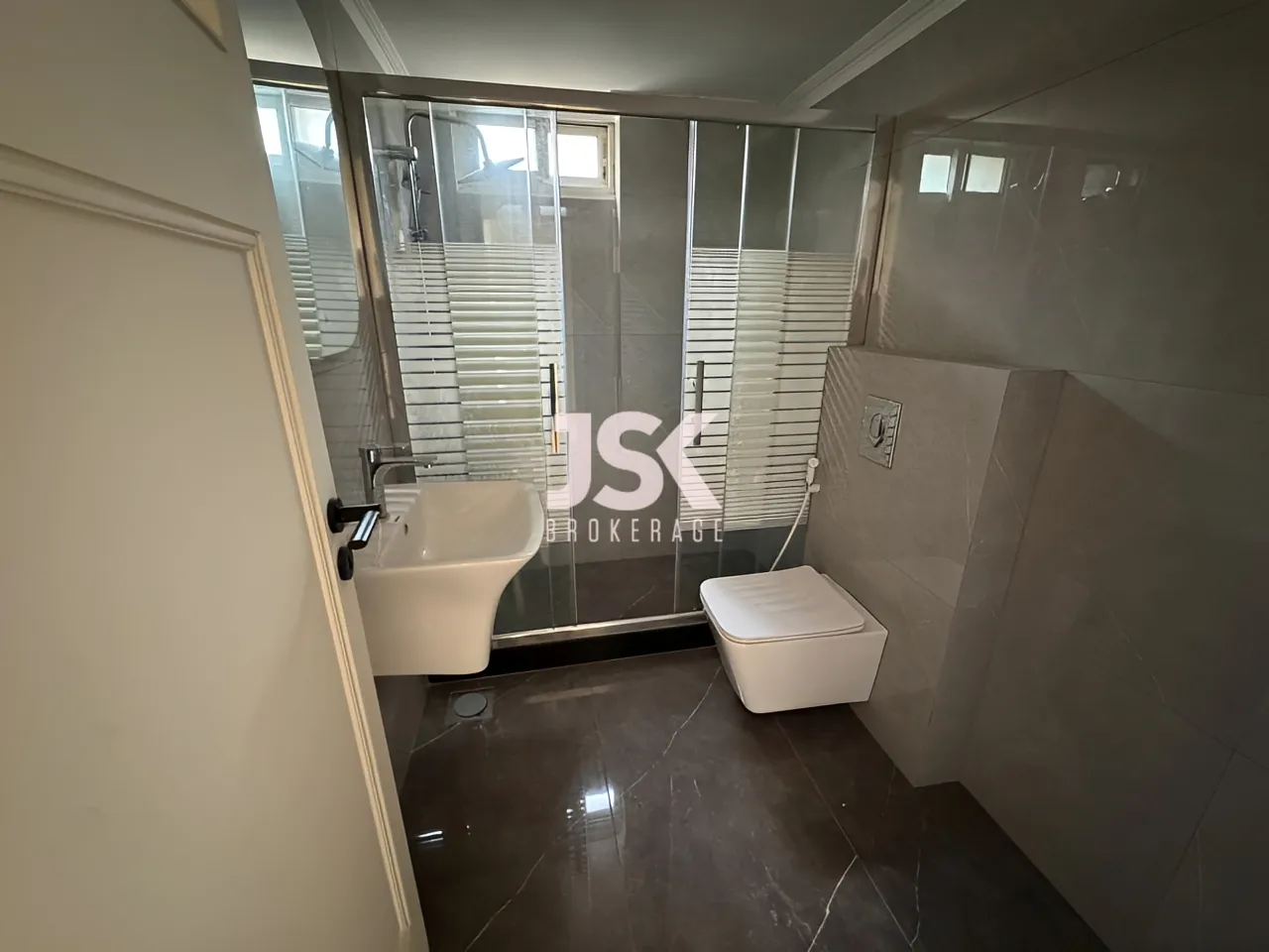 Apartment for Rent in Raoucheh