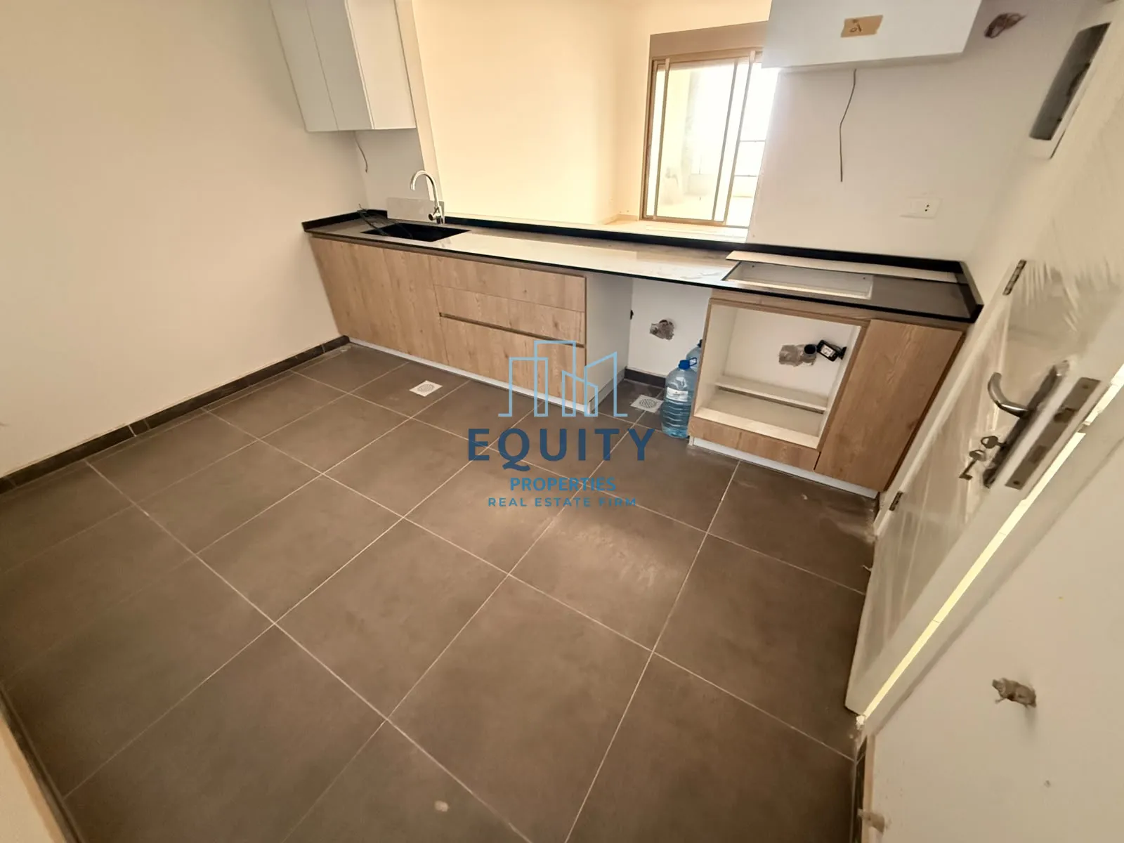 Apartment for sale in Qornet El Hamra - 2 bed, 1 bath