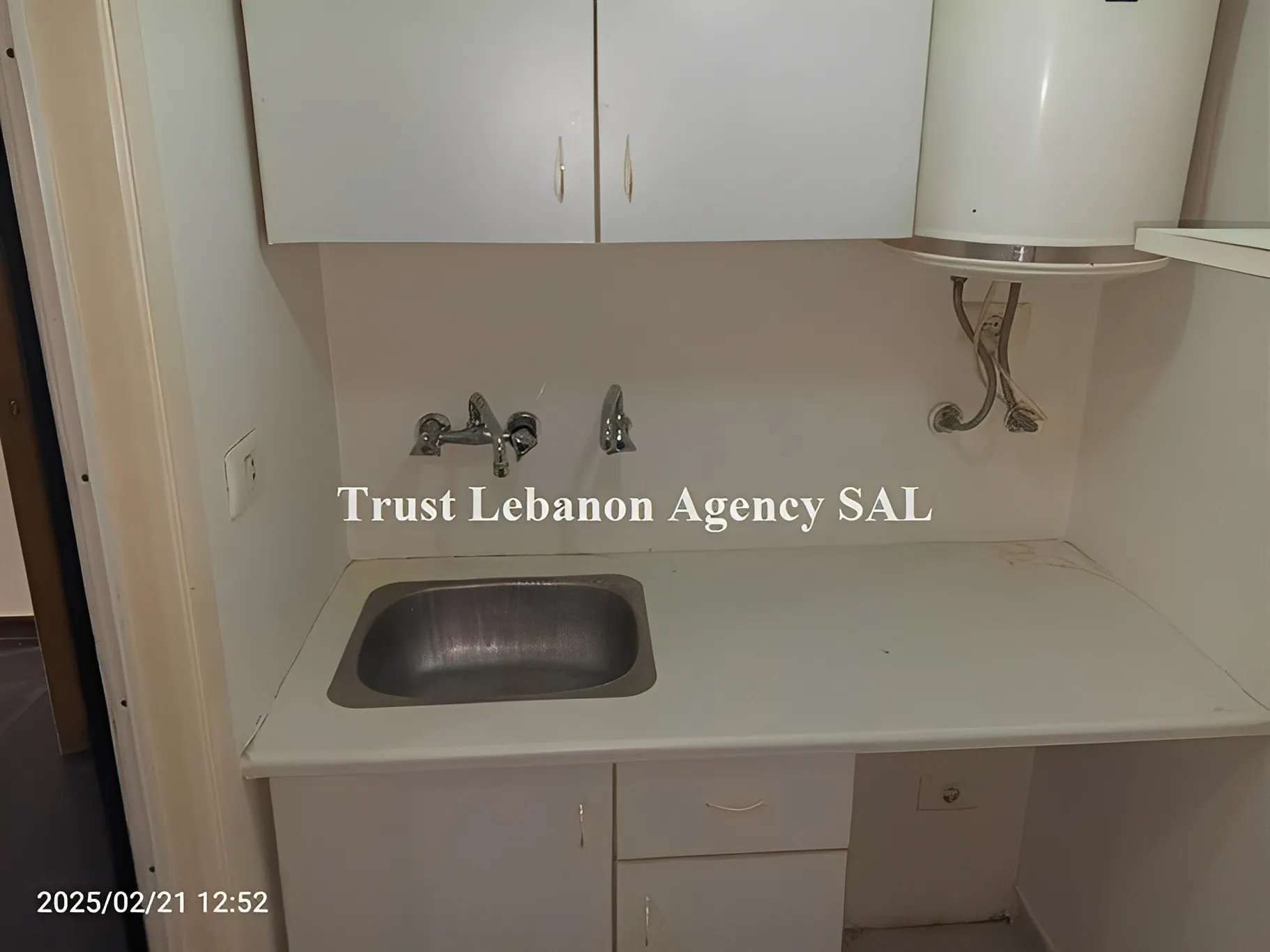 Office for rent in Baabda, Hazmieh