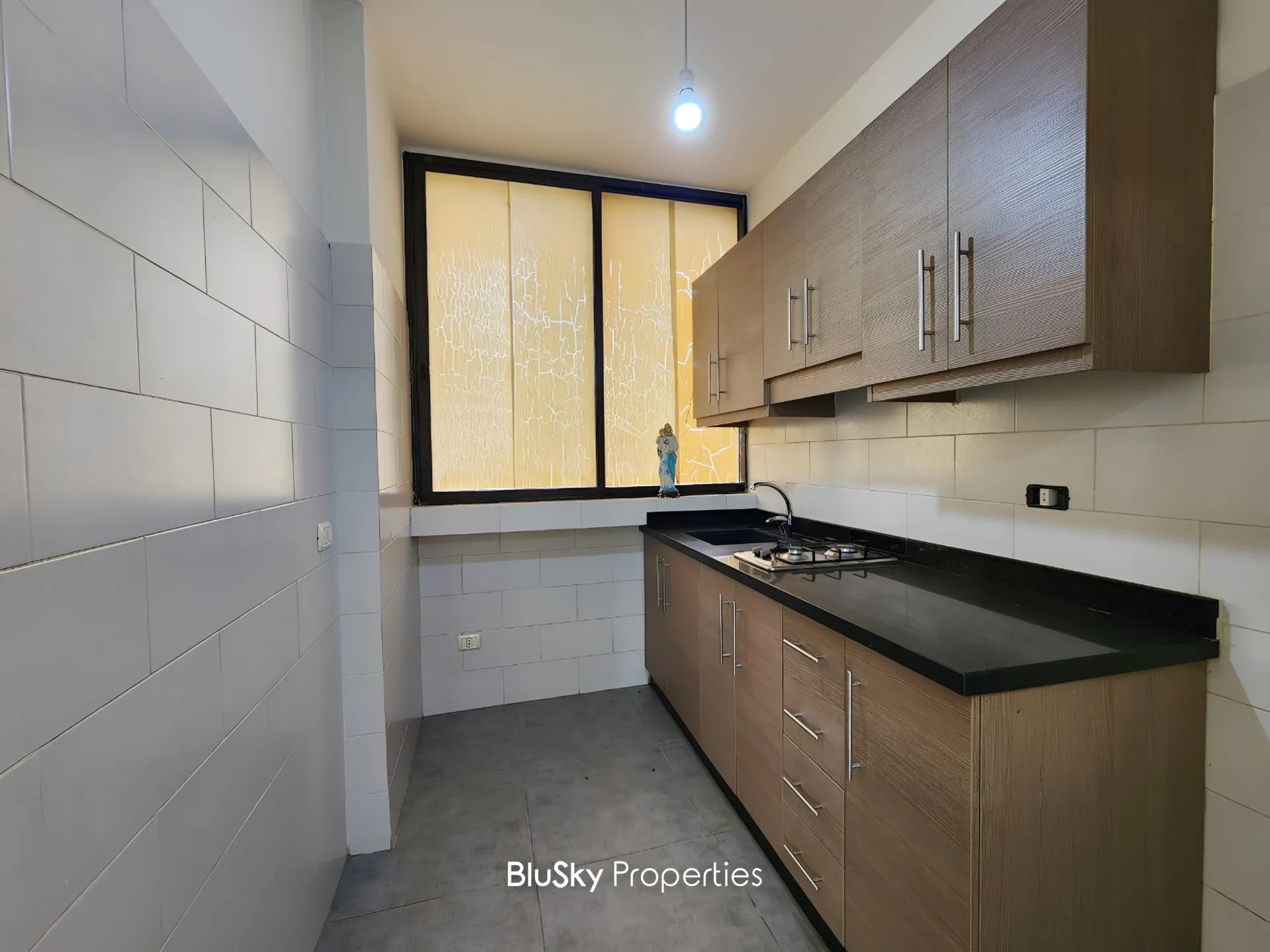 Office for rent in Dekwaneh, lebanon