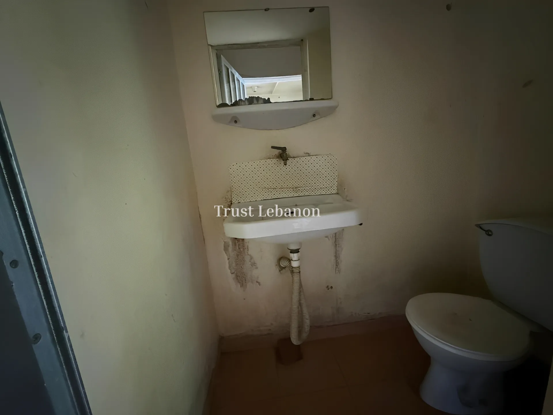 Shop for rent in Broummana, Lebanon