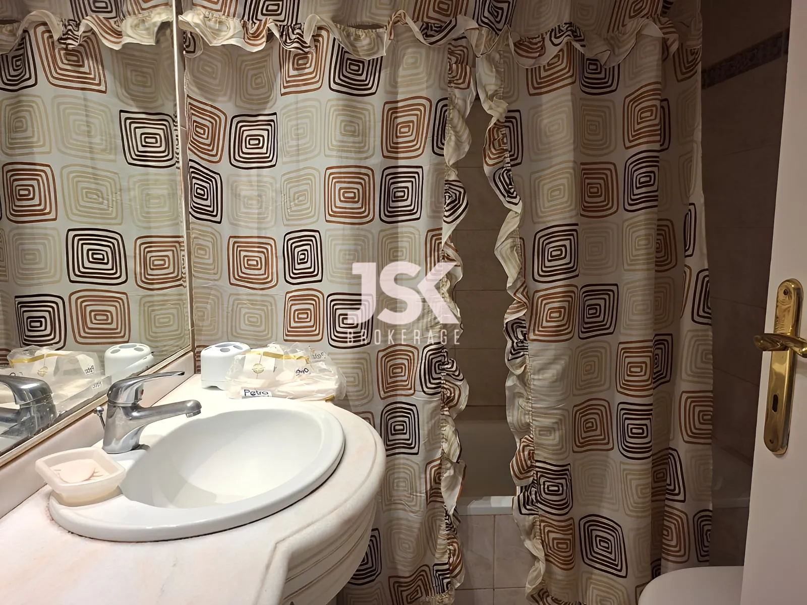 Apartment for Rent in Ras Al Naba'a