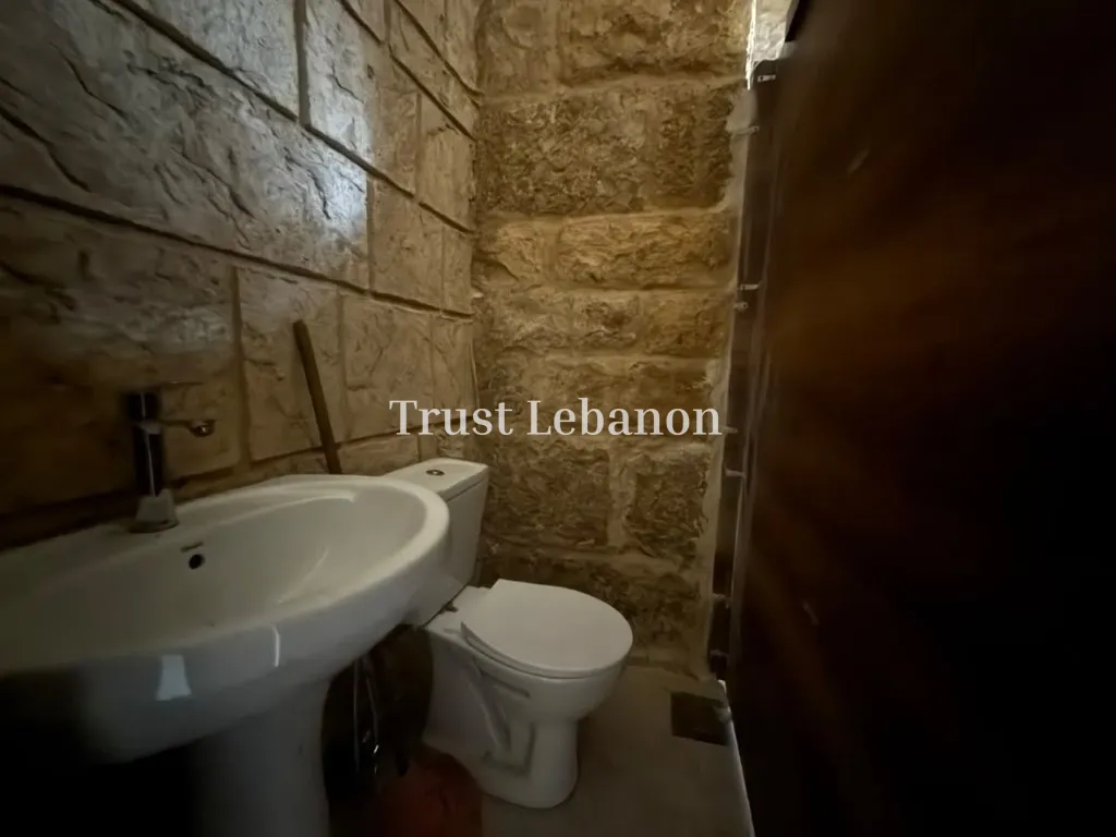 Shop for rent in Broummana, Lebanon