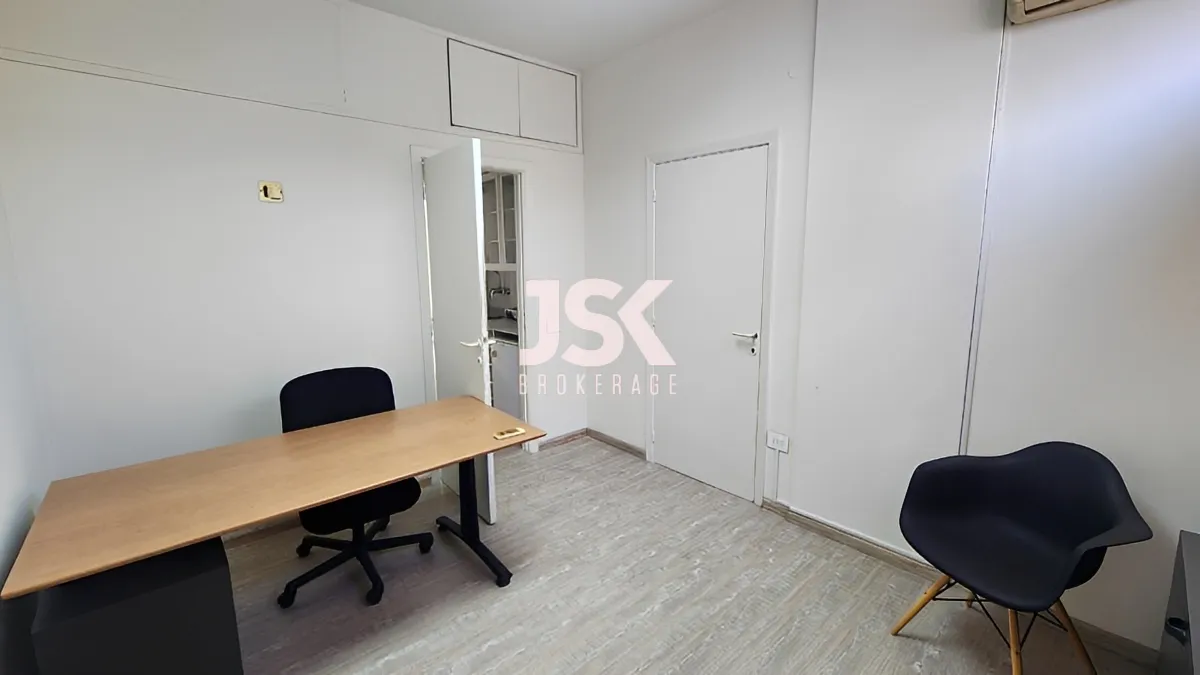 Office for rent in Badaro