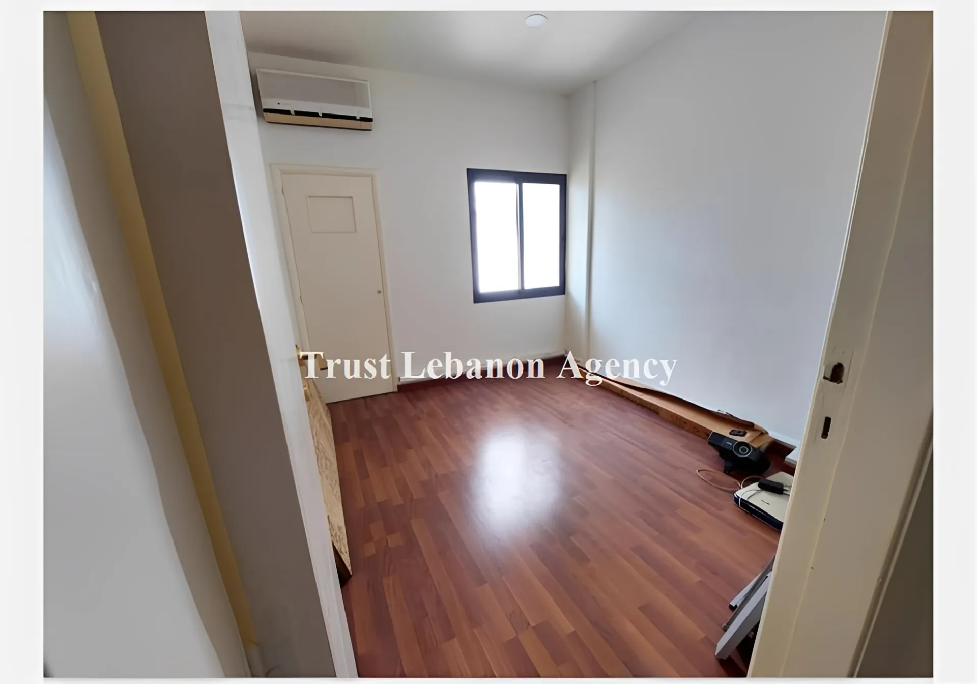 Office for rent in Baabda, Badaro