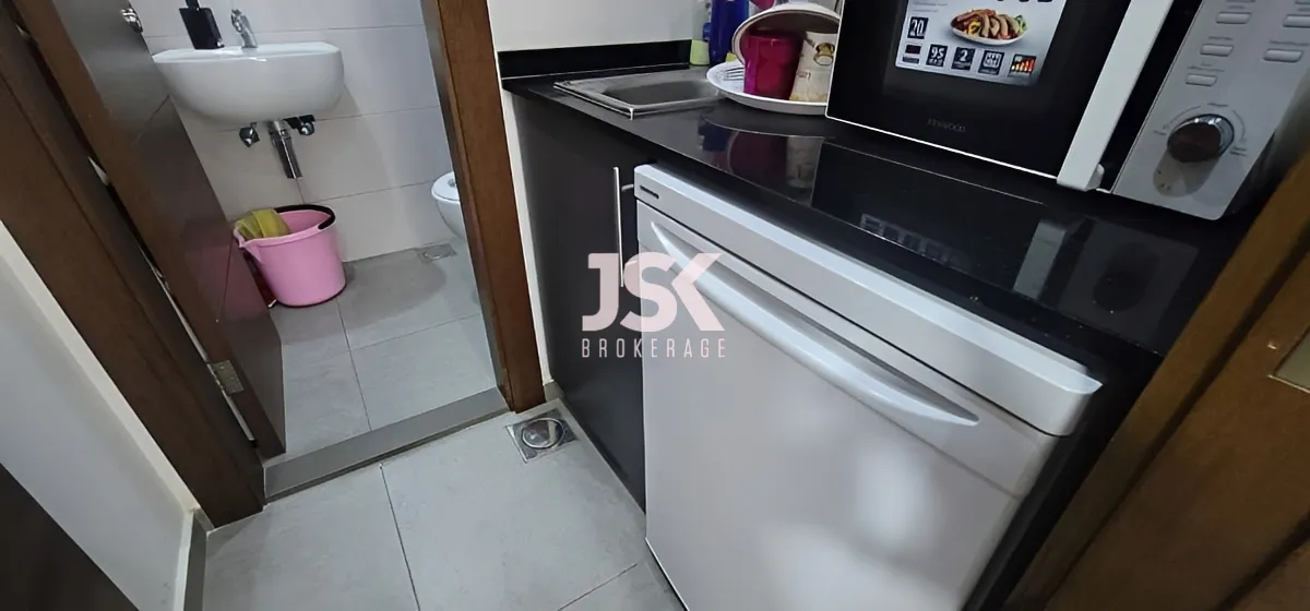 Office for rent in Horch Tabet
