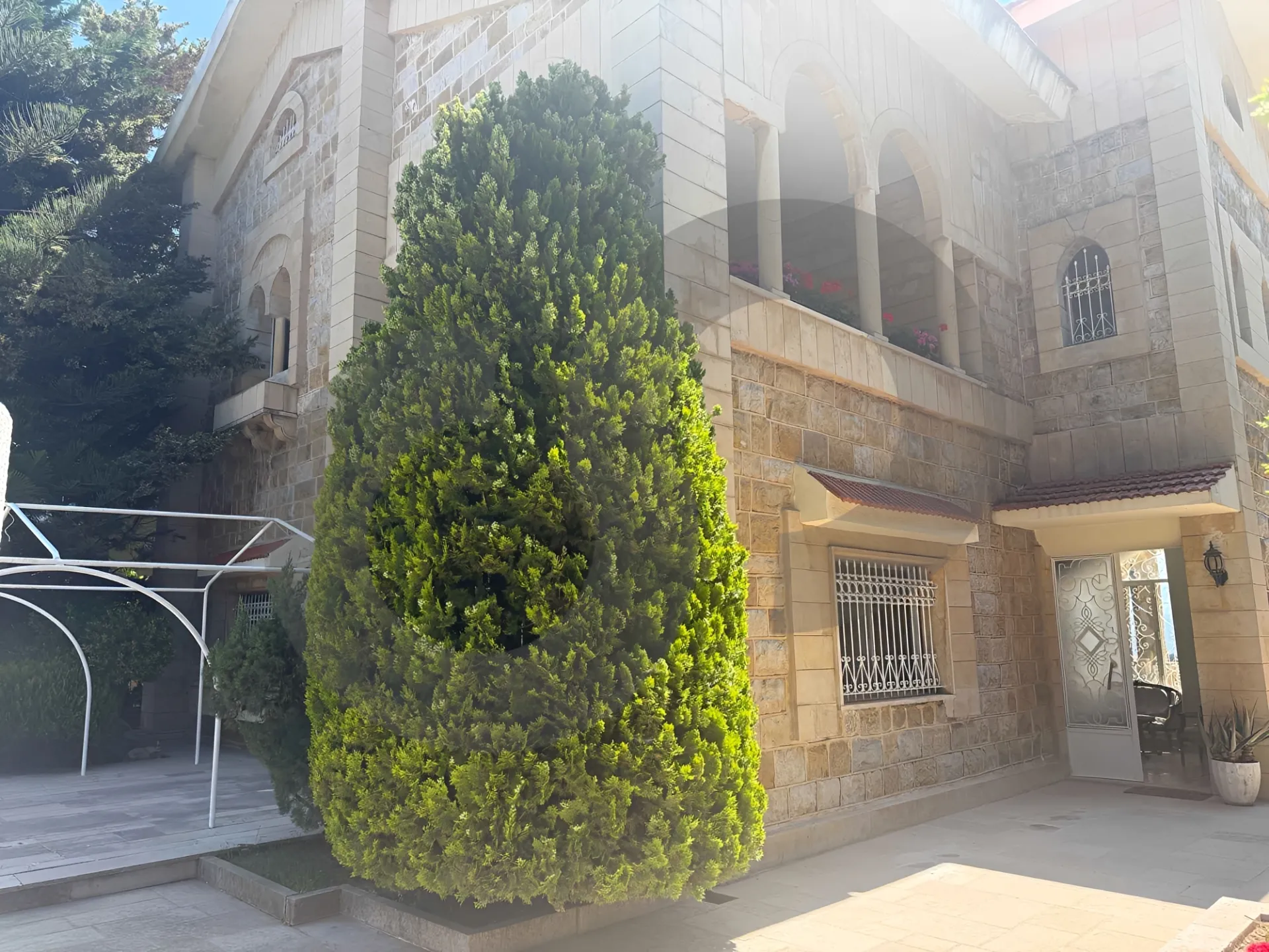 Villa for Sale in Baabdat