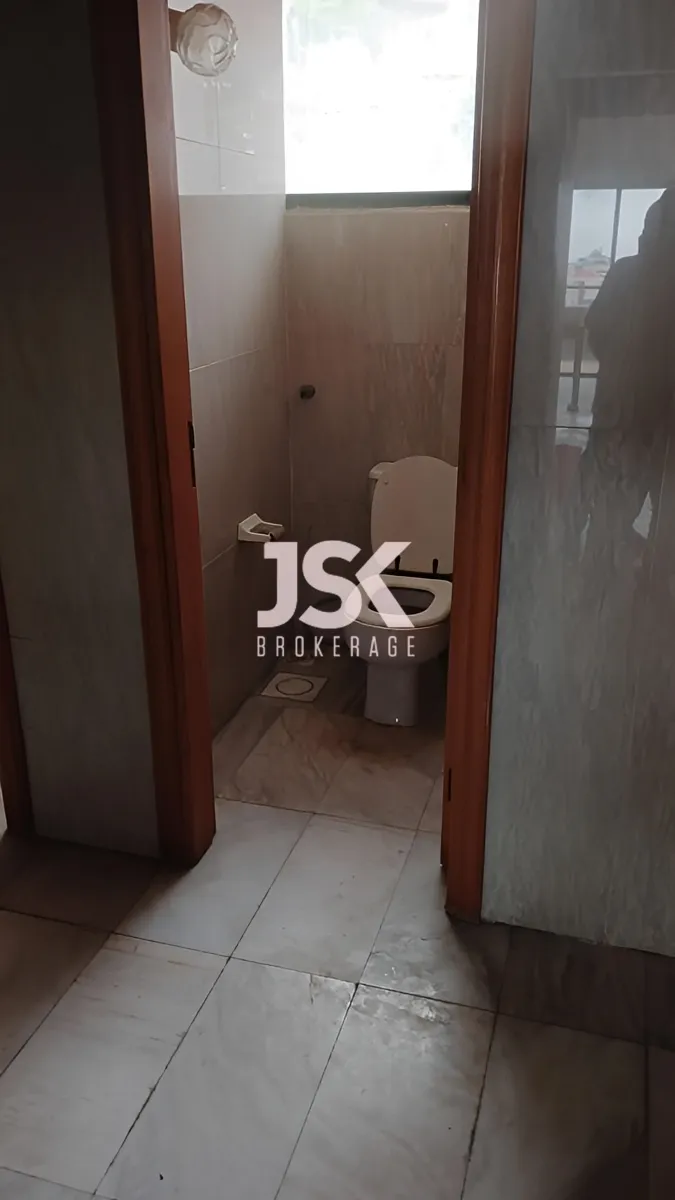 Restaurant for rent in Mtaileb