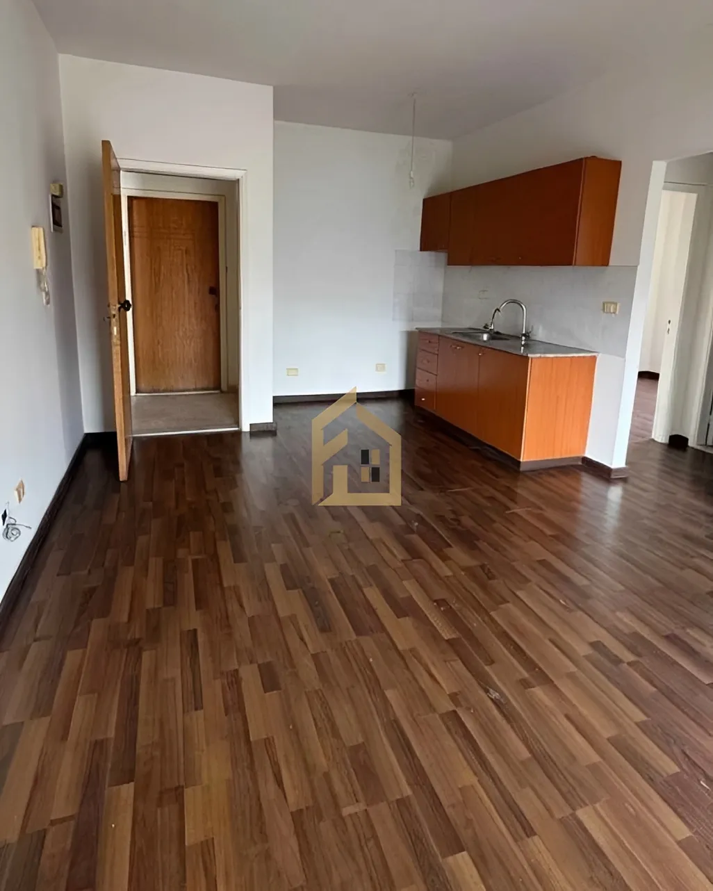Apartment for rent in Achrafieh, Beirut, Lebanon - 2 bed, 1 bath