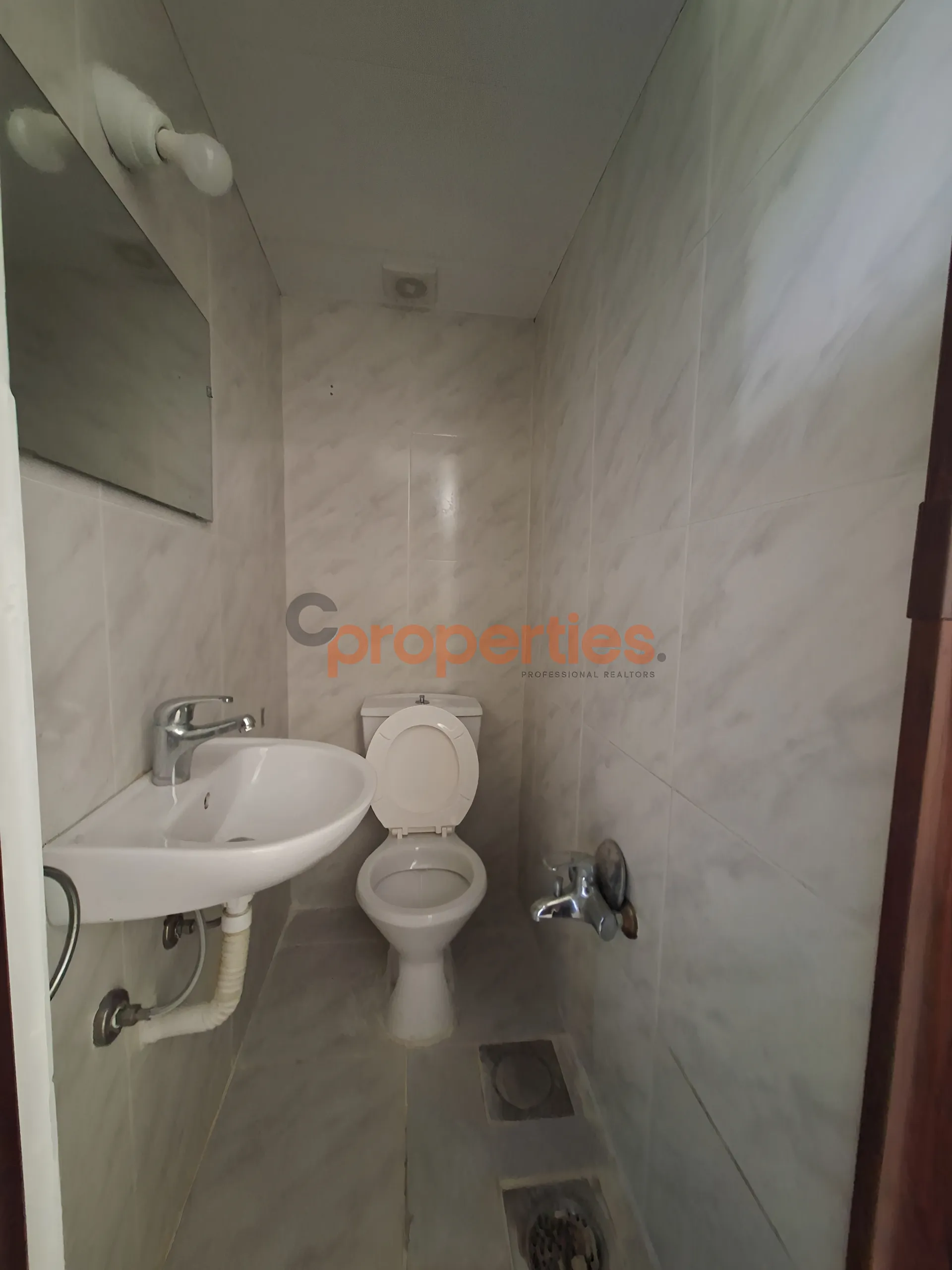 Apartment for Rent in Halat