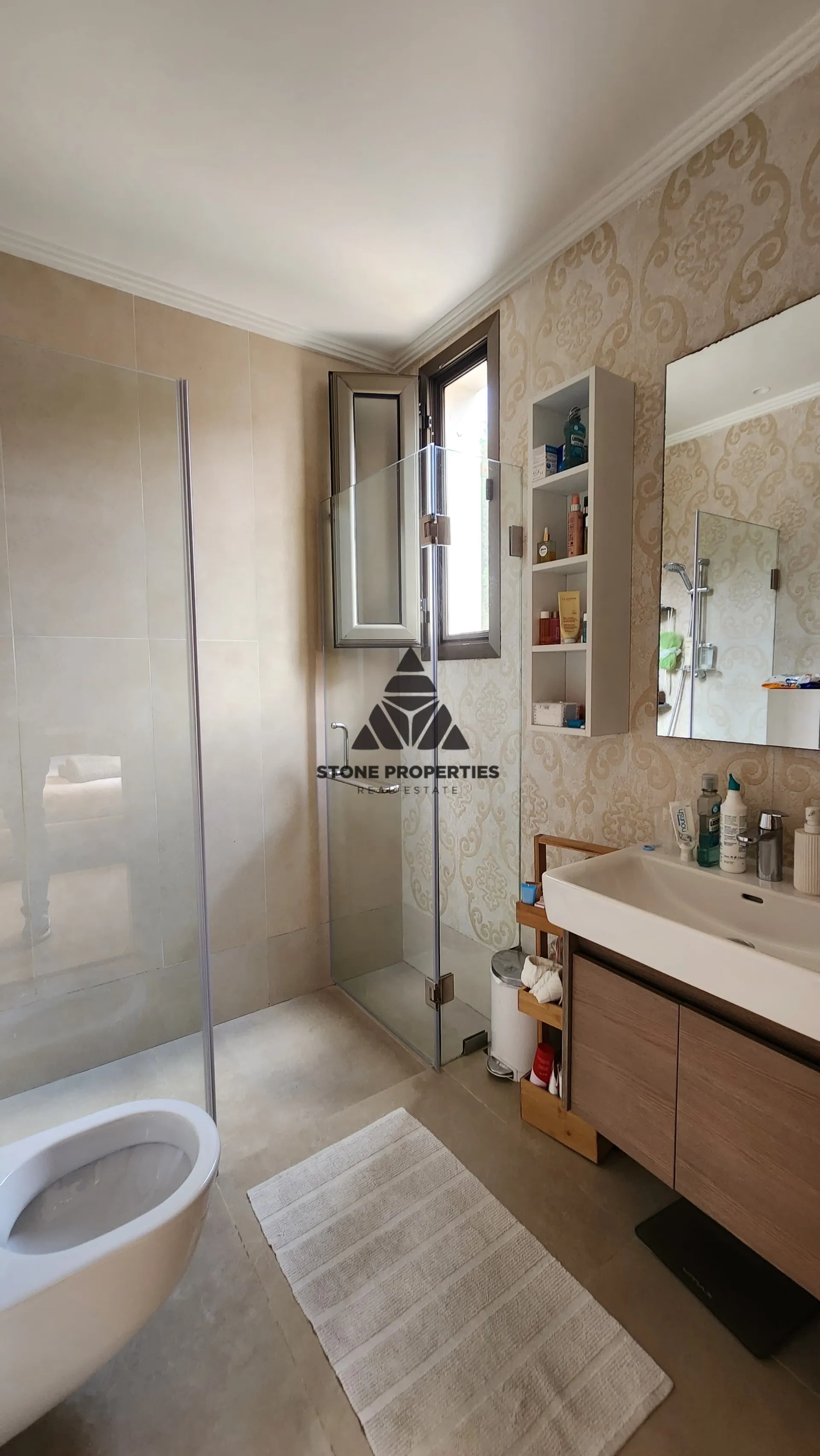 Apartment for sale in Ballouneh, lebanon