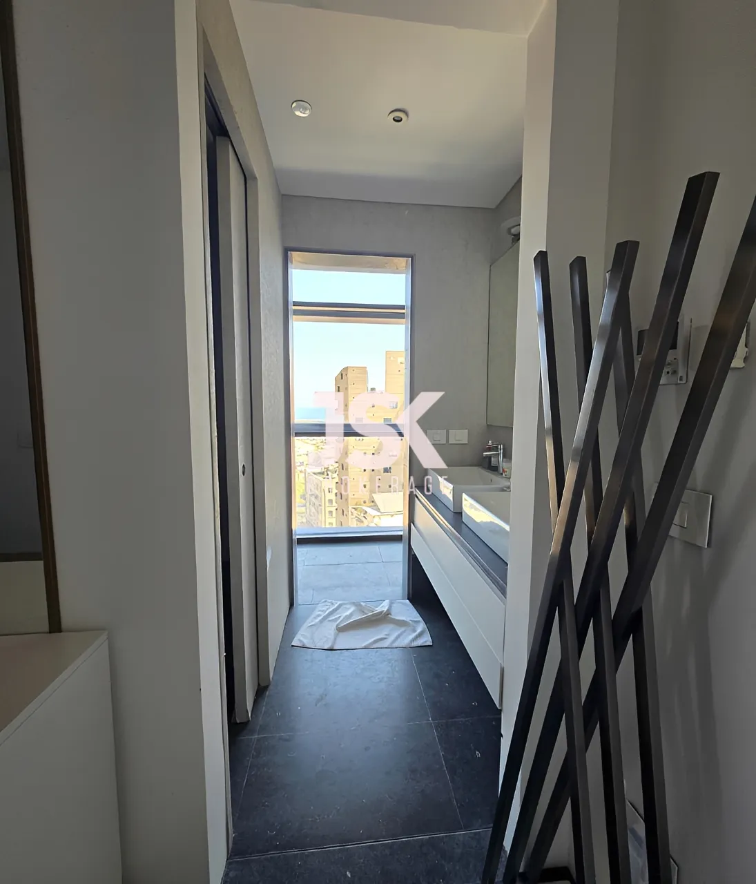 Apartment for Sale in Saifi Village