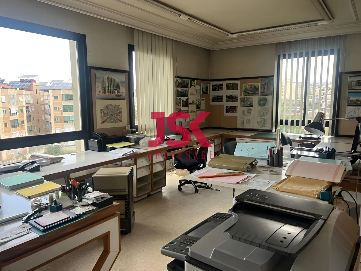 Office for rent in Chouaifet El Aamroussieh