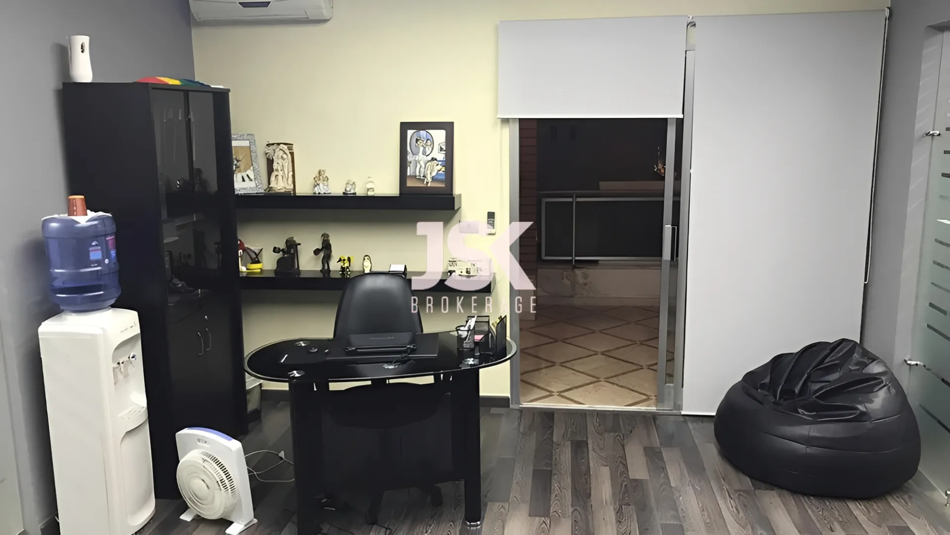 Office for sale in Jdeideh