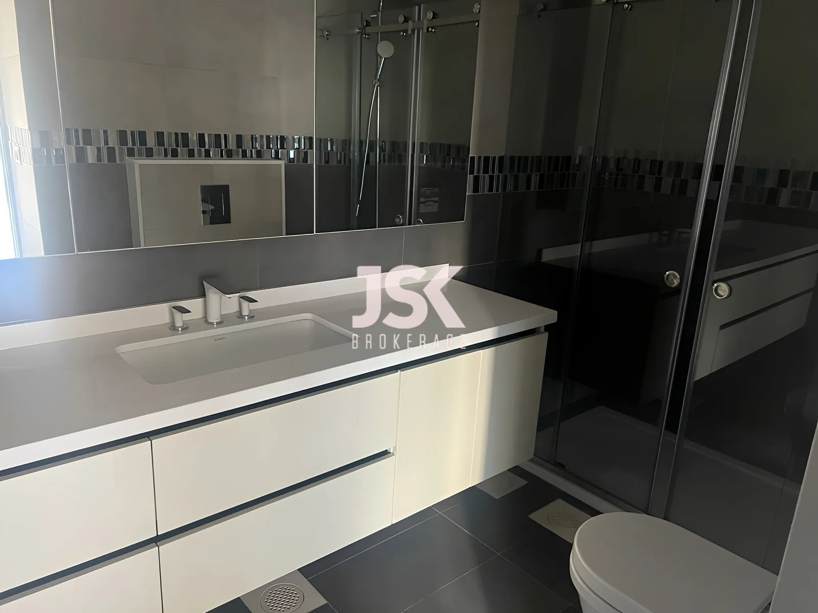 Apartment for Sale in Ain el remmeneh, baabda