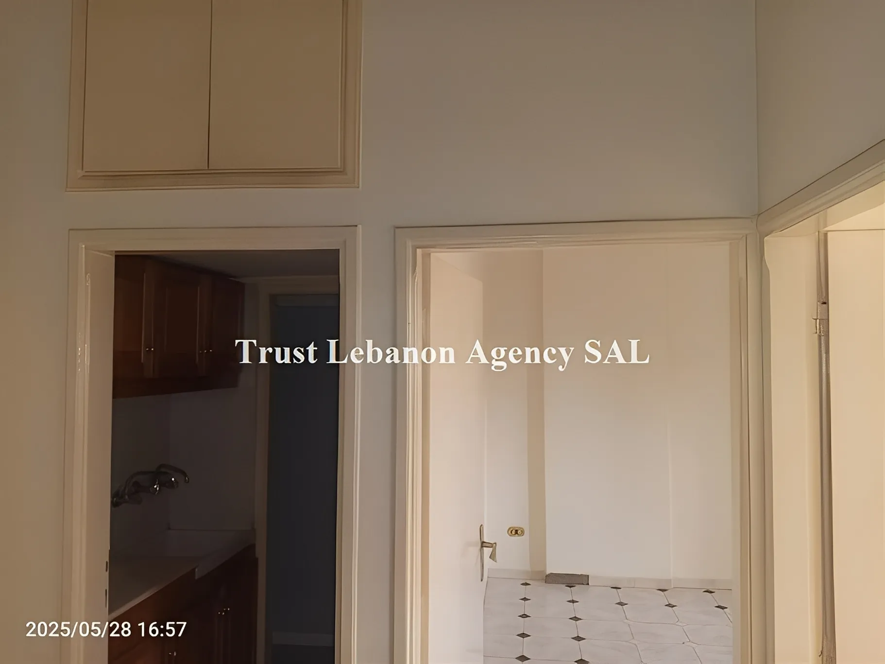 Office for rent in Metn, Nahr El Mott