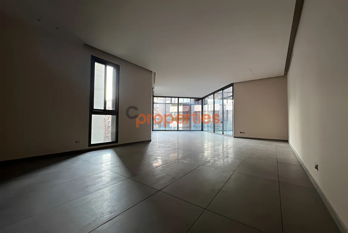 Apartment for Sale in Geitawi - 2 bed, 4 bath