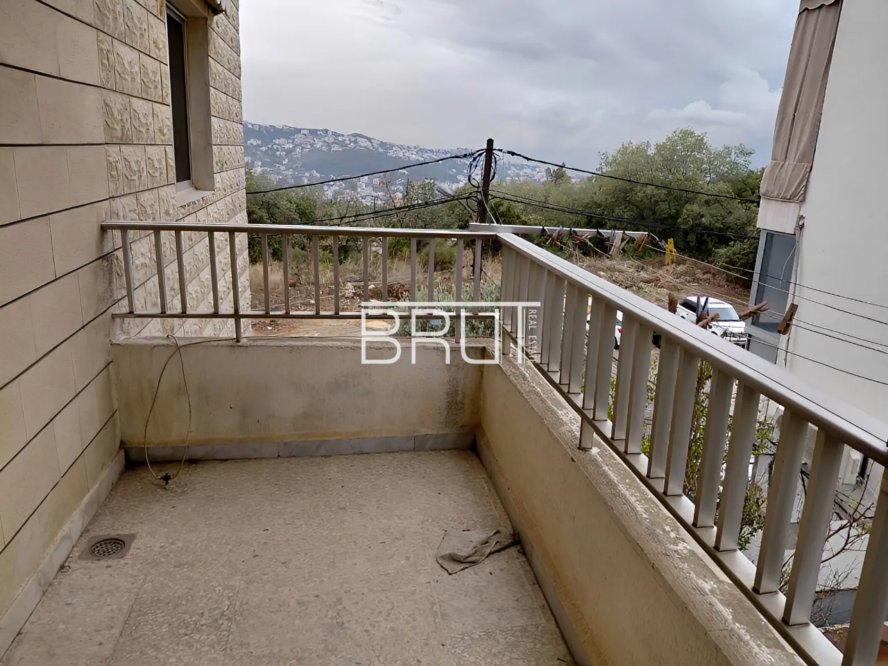 Apartment for Sale in Ballouneh