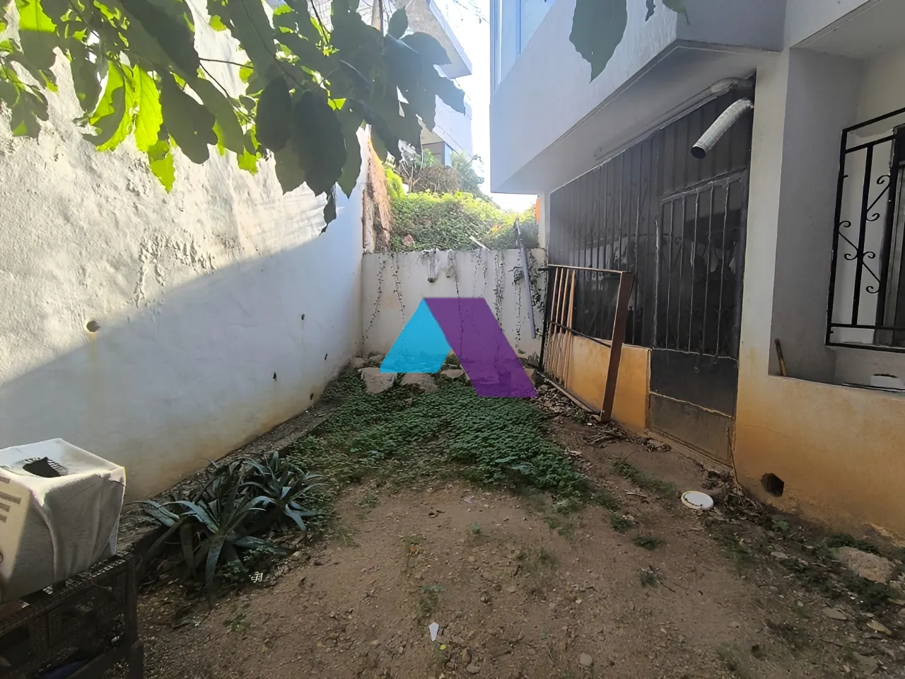 Apartment for Sale in Mazraat Yachoua - 3 bed, 3 bath