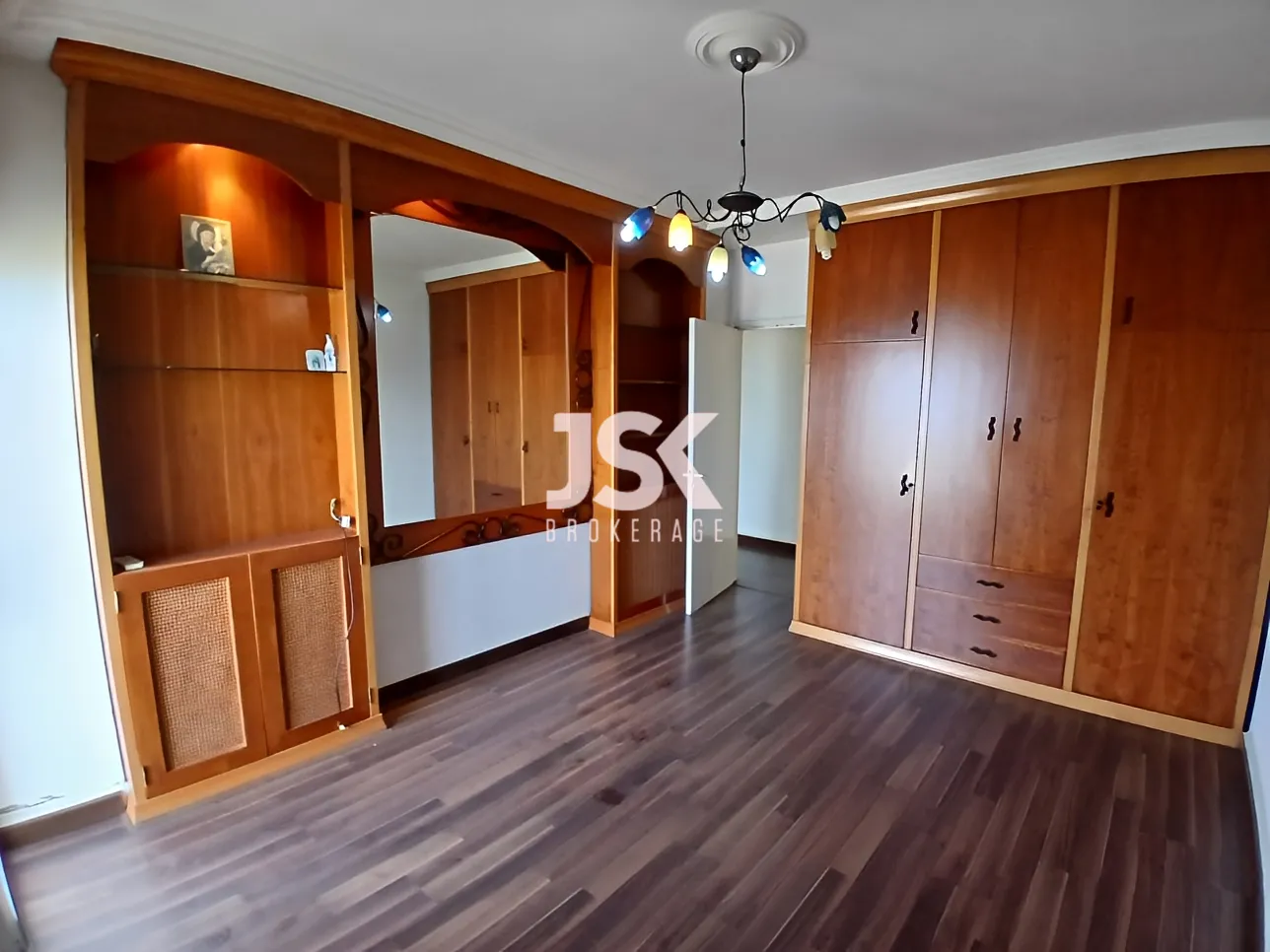 Apartment for Rent in Cornet Chahwan