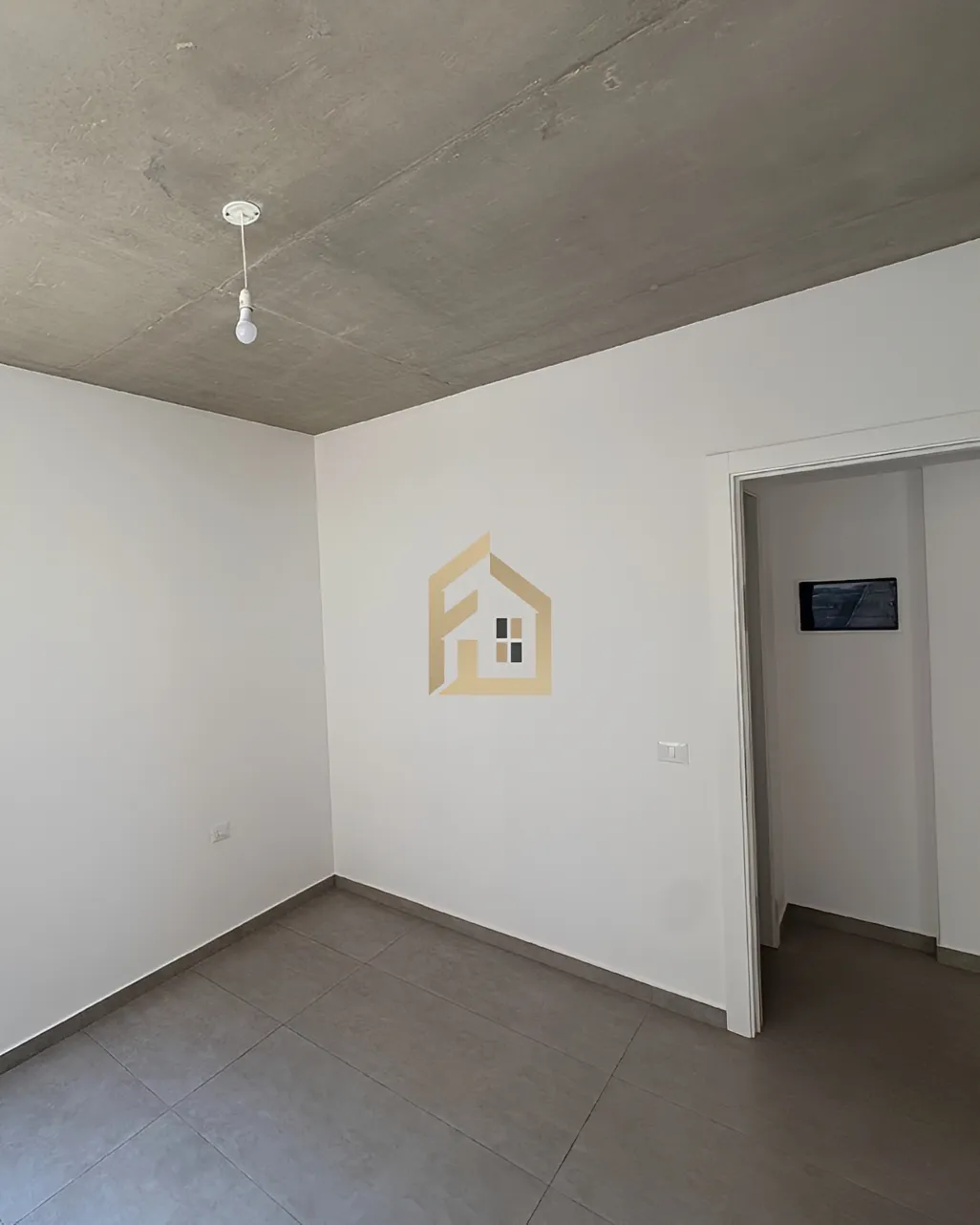 Studio for rent in Hamra, Beirut, Lebanon - 1 bed, 1 bath