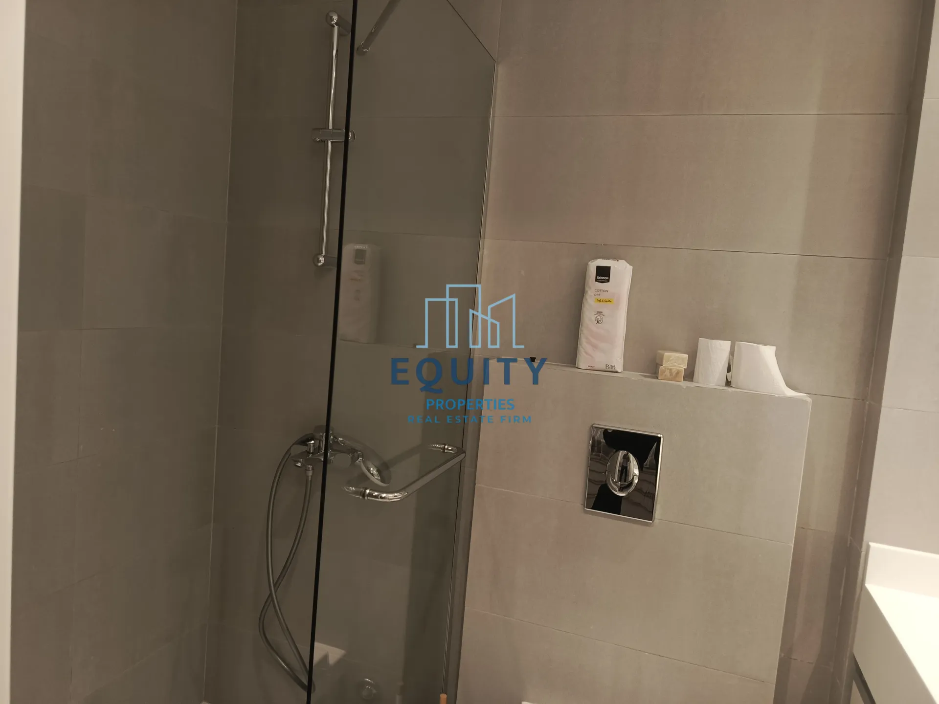 Chalet for sale in Anfeh