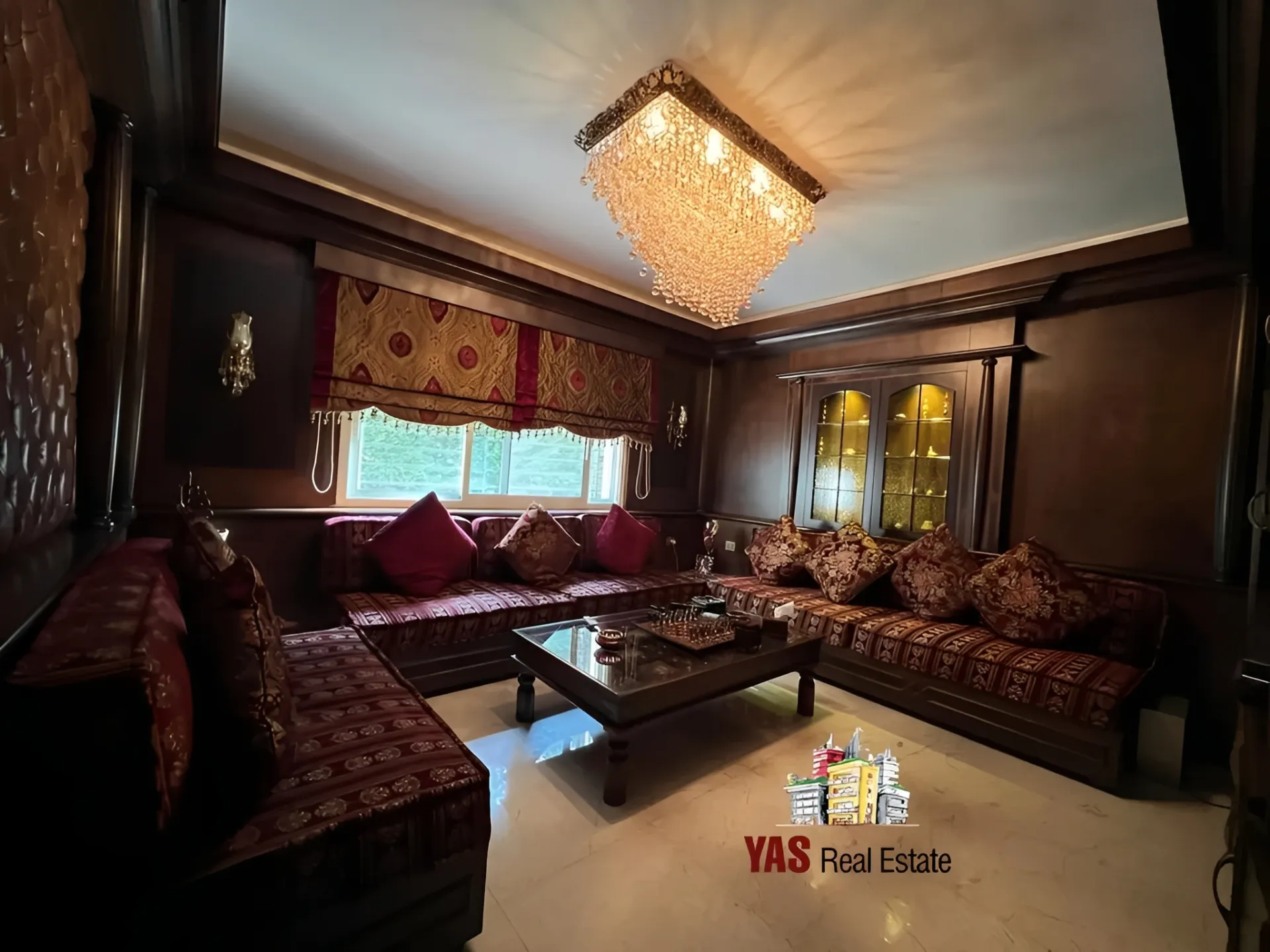 Apartment for Sale in Ballouneh - 3 bed, 5 bath