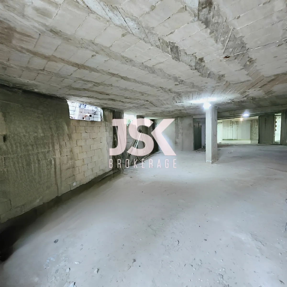 Warehouse for Sale in Mazraat Yachoua