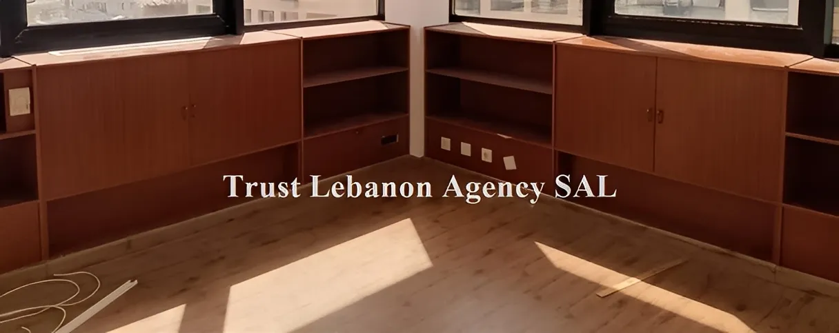 Office for rent in Hamra
