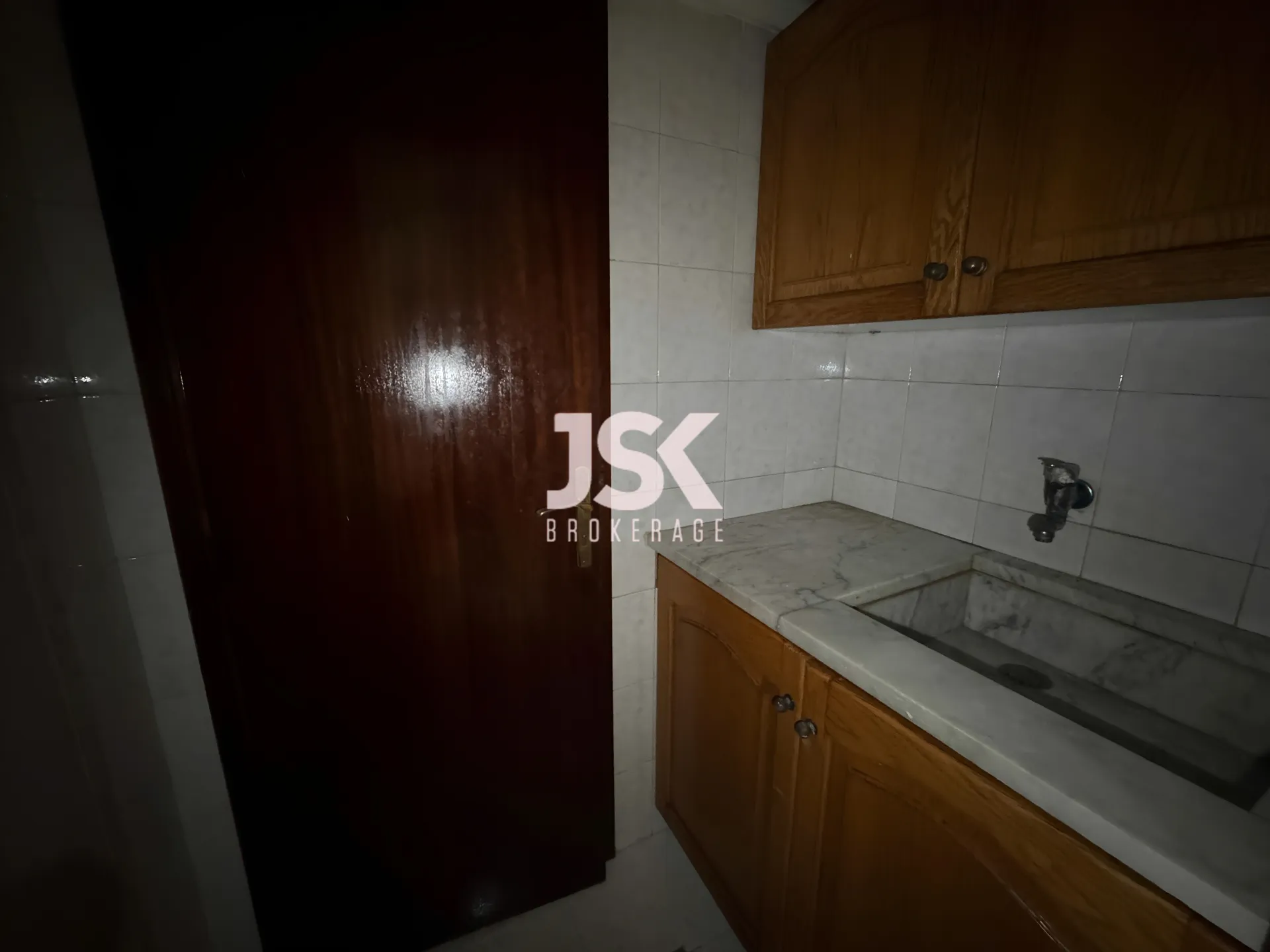 Office for Sale in Hamra