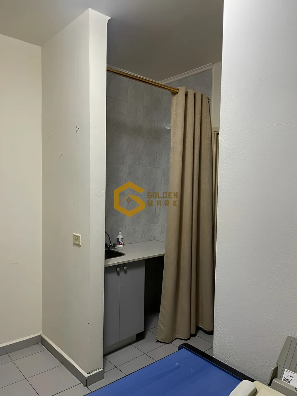 Office for rent in Mazraat Yachoua