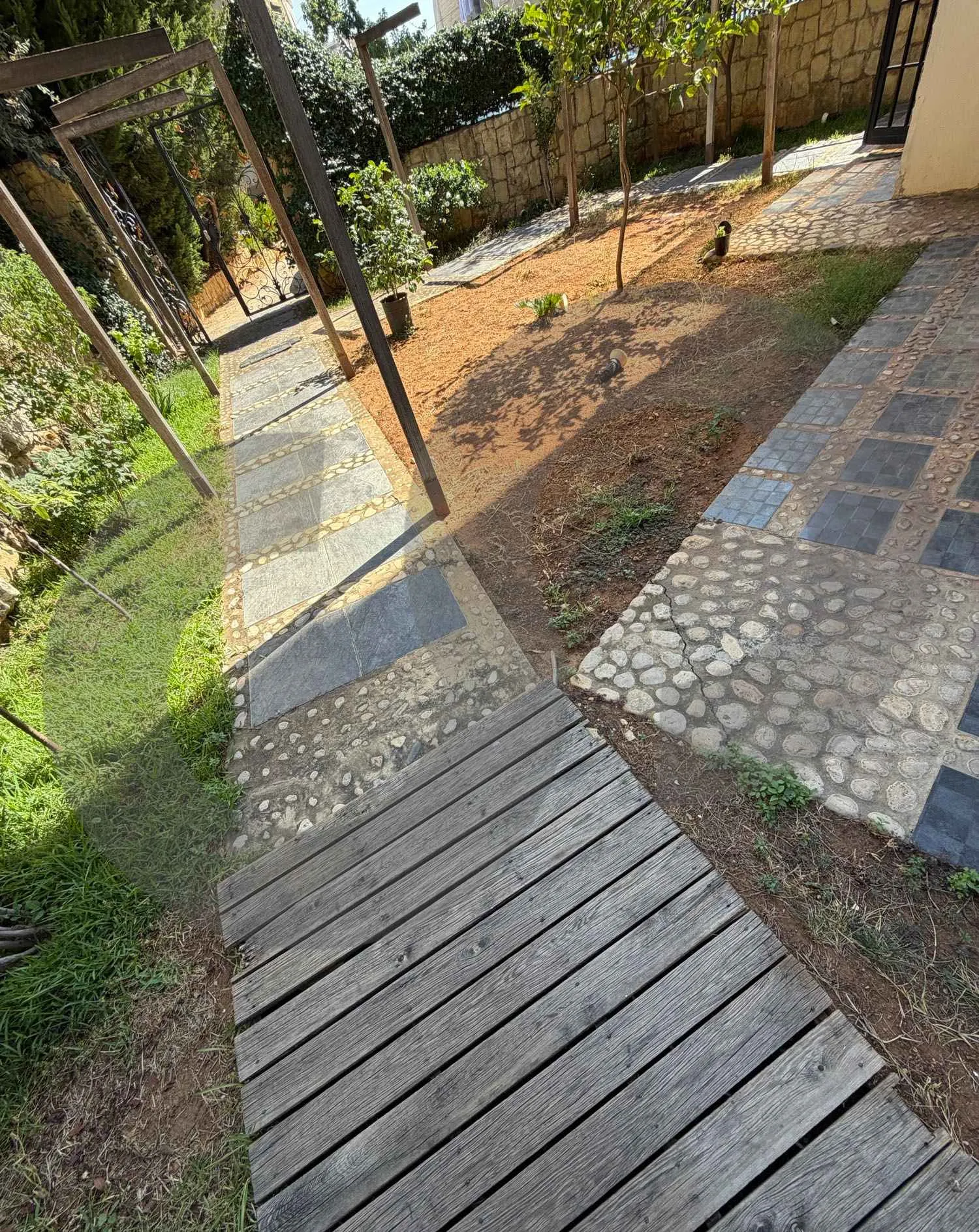 Apartment for Rent in Aaoukar - 2 bed, 2 bath