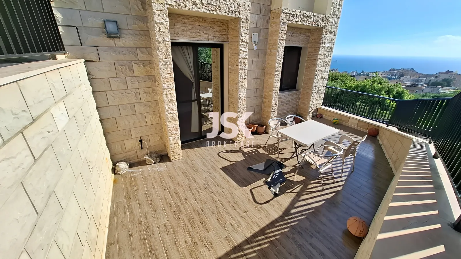 Apartment for Sale in Aamchit
