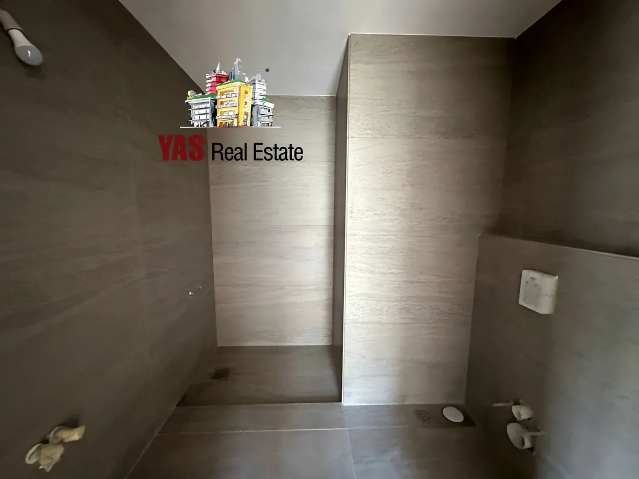 Apartment for Sale in Ajaltoun - 4 bed, 4 bath