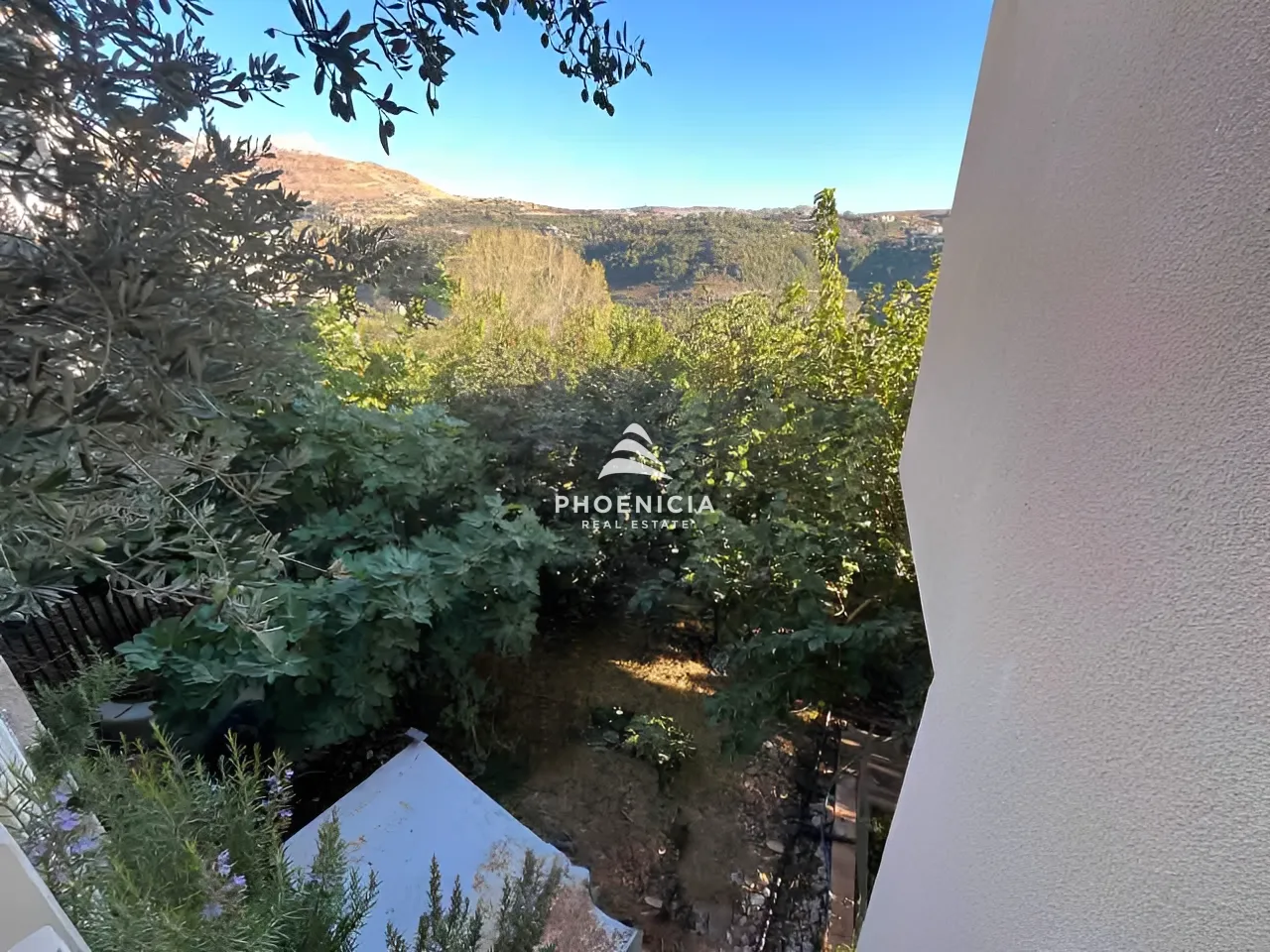 Villa for Sale in Kfardebian