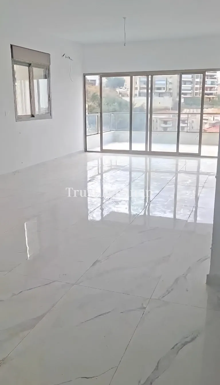 Apartment for rent in Tilal Ain Saadeh