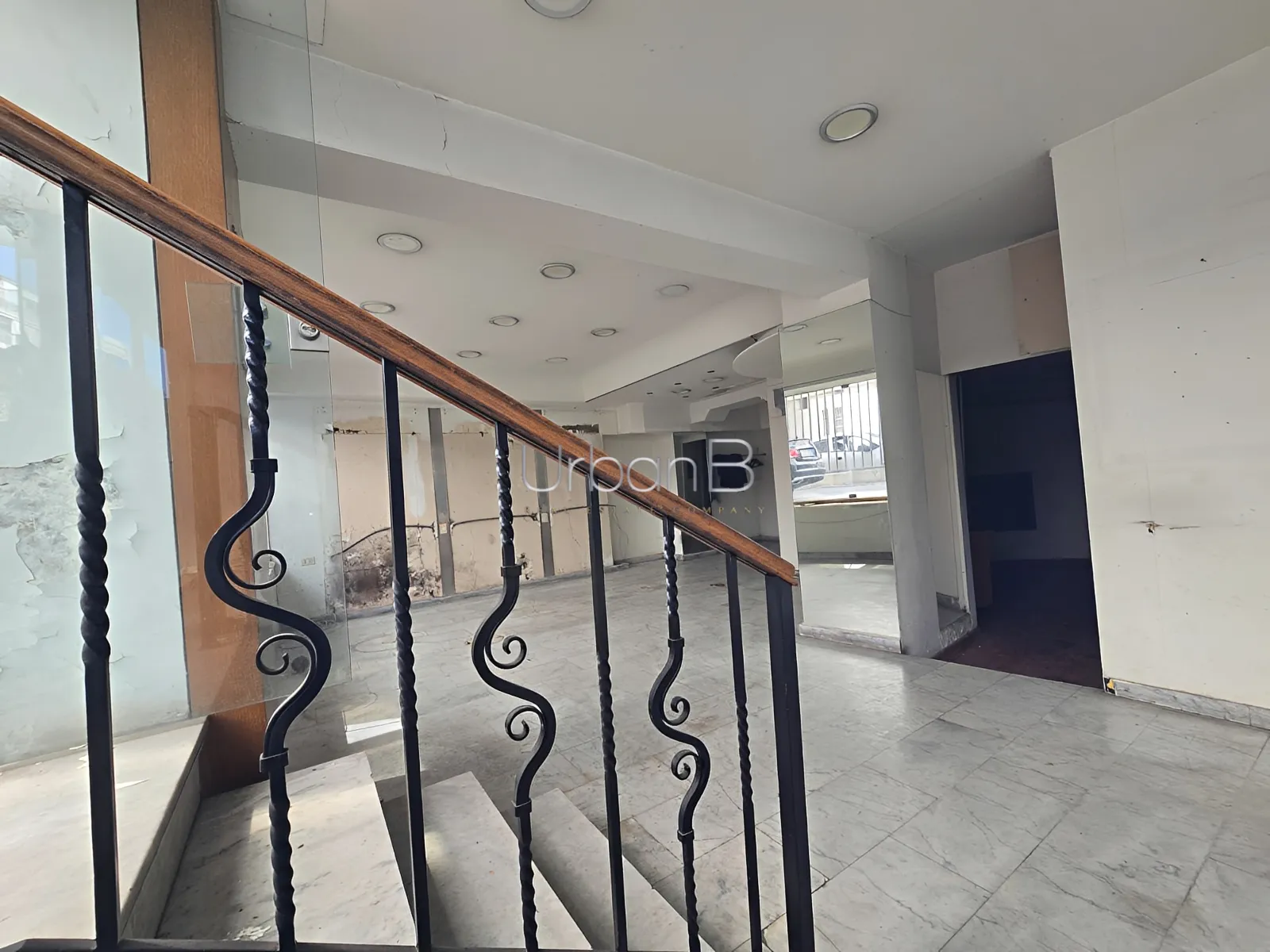 Shop for rent in Hamra, beirut, lebanon