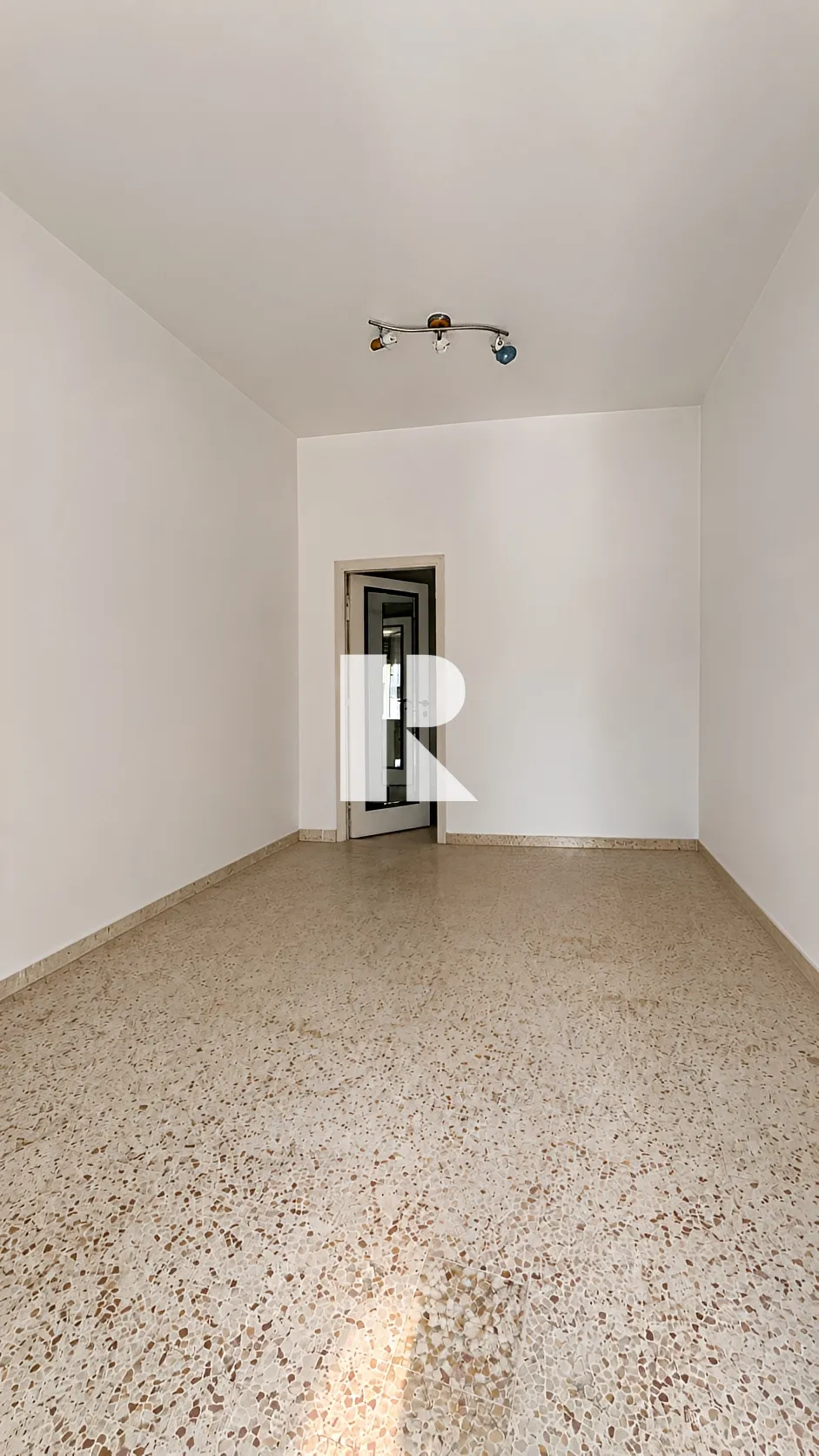 Shop for rent in Qartaboun, lebanon