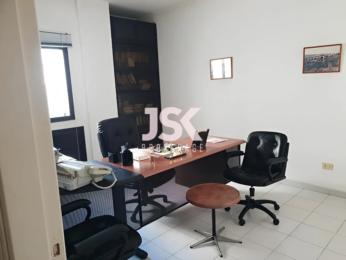Office for rent in Baouchriyeh