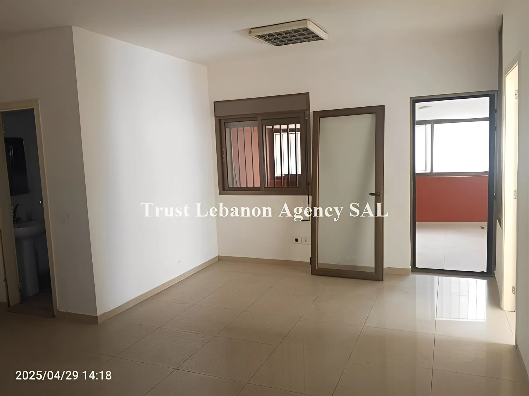 Office for rent in Baabda, Hazmieh
