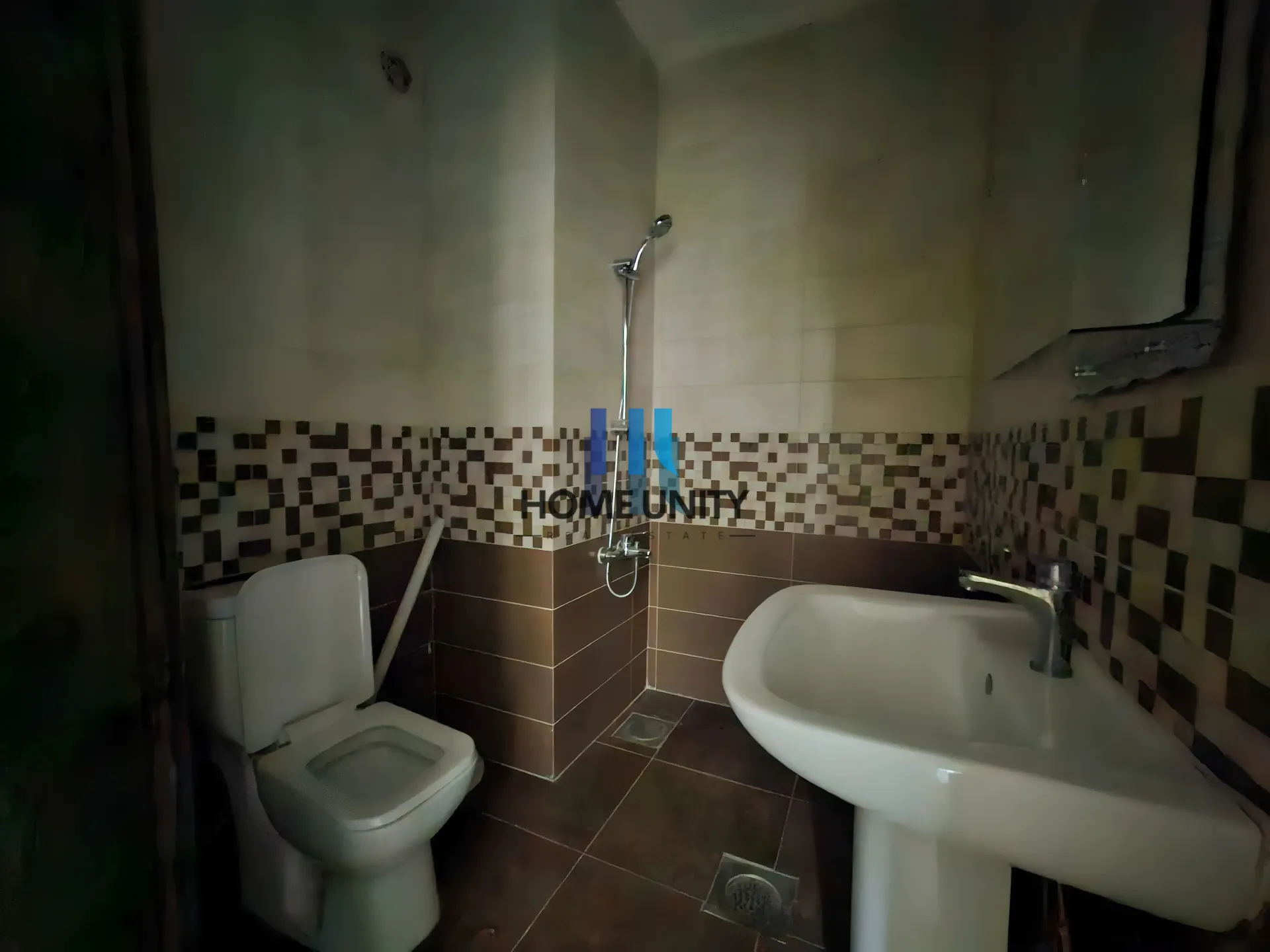 Apartment for Sale in Ain Enoub