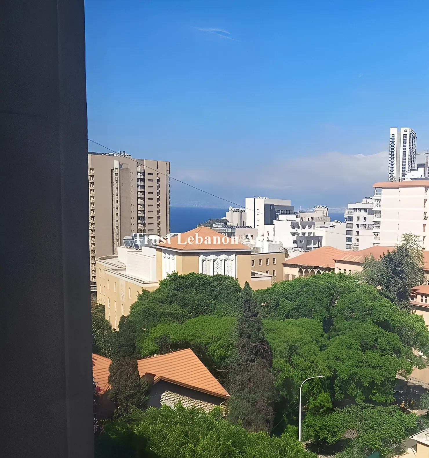 Office for rent in Hamra